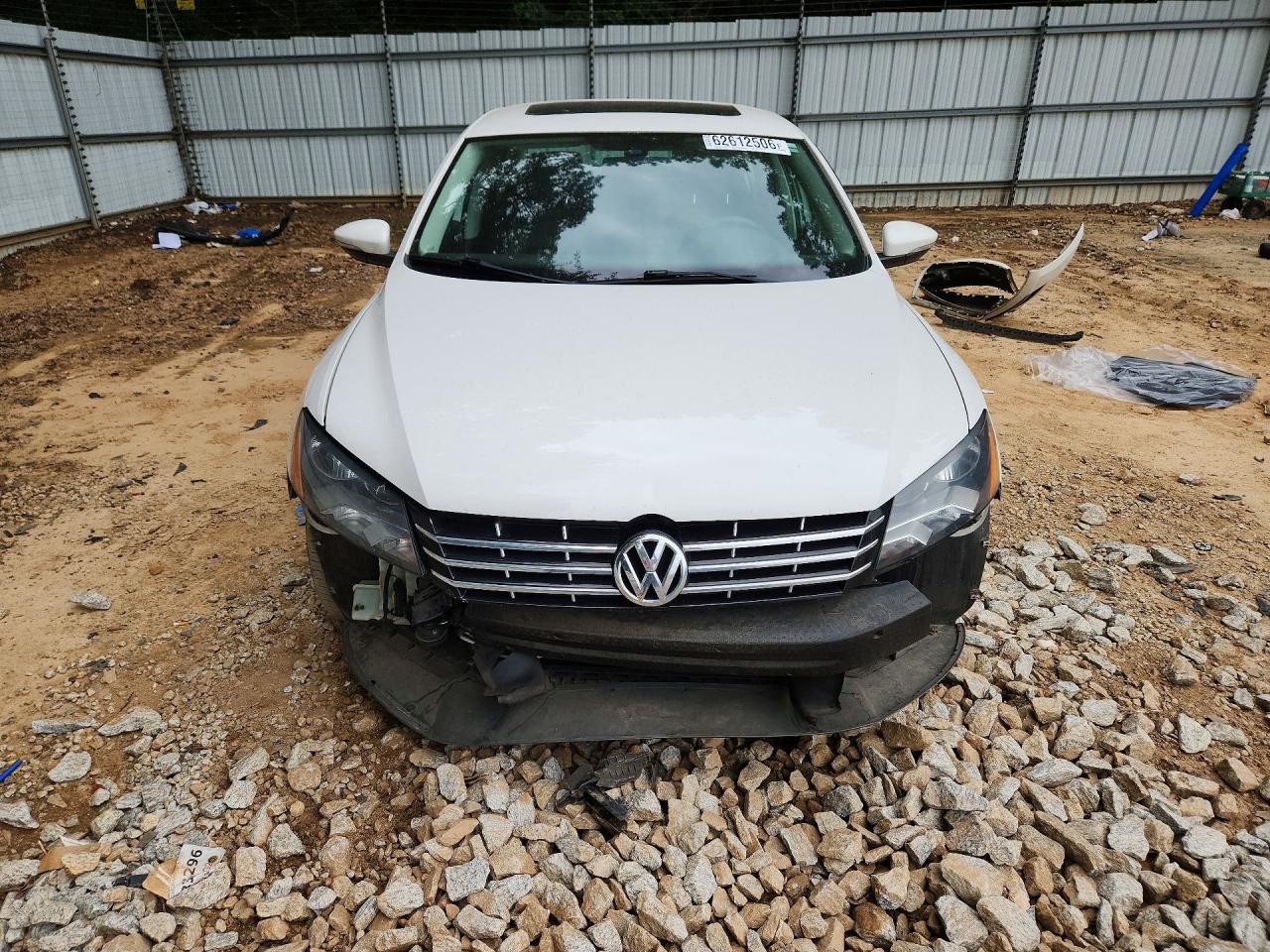 2012 Volkswagen Passat Sel White vin: 1VWCP7A30CC037155