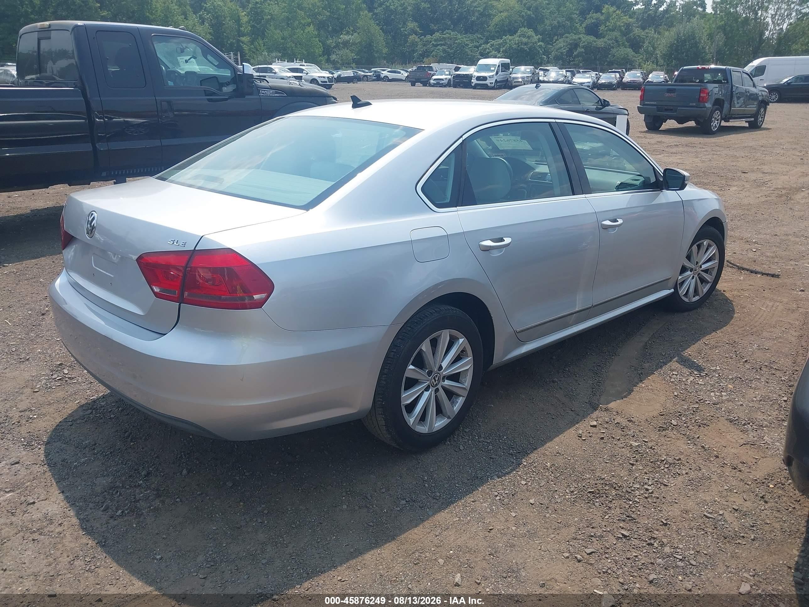 2013 Volkswagen Passat 2.5l Sel Silver vin: 1VWCP7A31DC082090