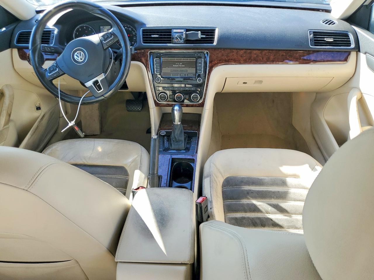 2012 Volkswagen Passat Sel White vin: 1VWCP7A32CC005372