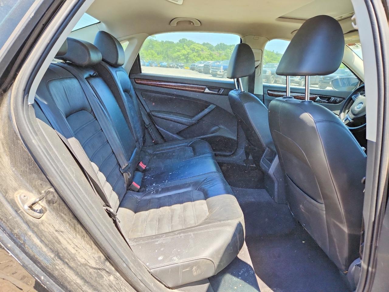 2012 Volkswagen Passat Sel Black vin: 1VWCP7A32CC028229