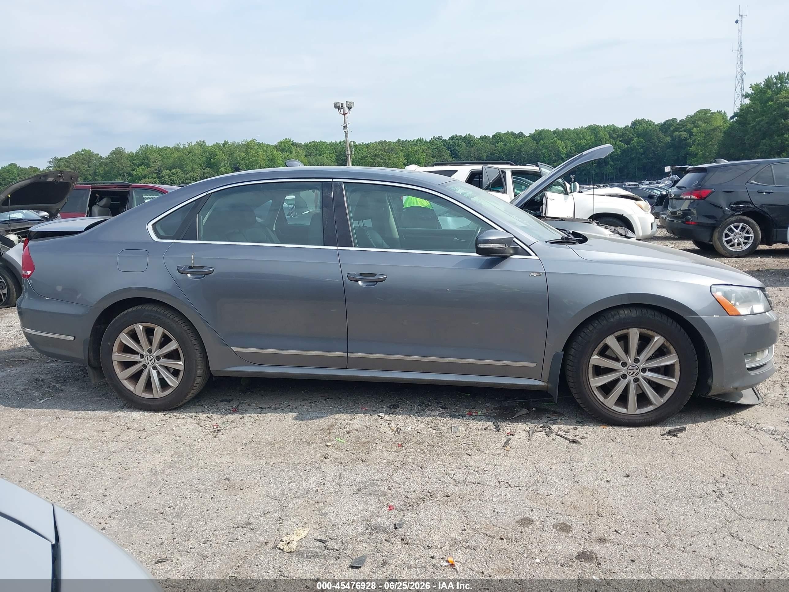 2013 Volkswagen Passat 2.5l Sel Premium Gray vin: 1VWCP7A32DC027678