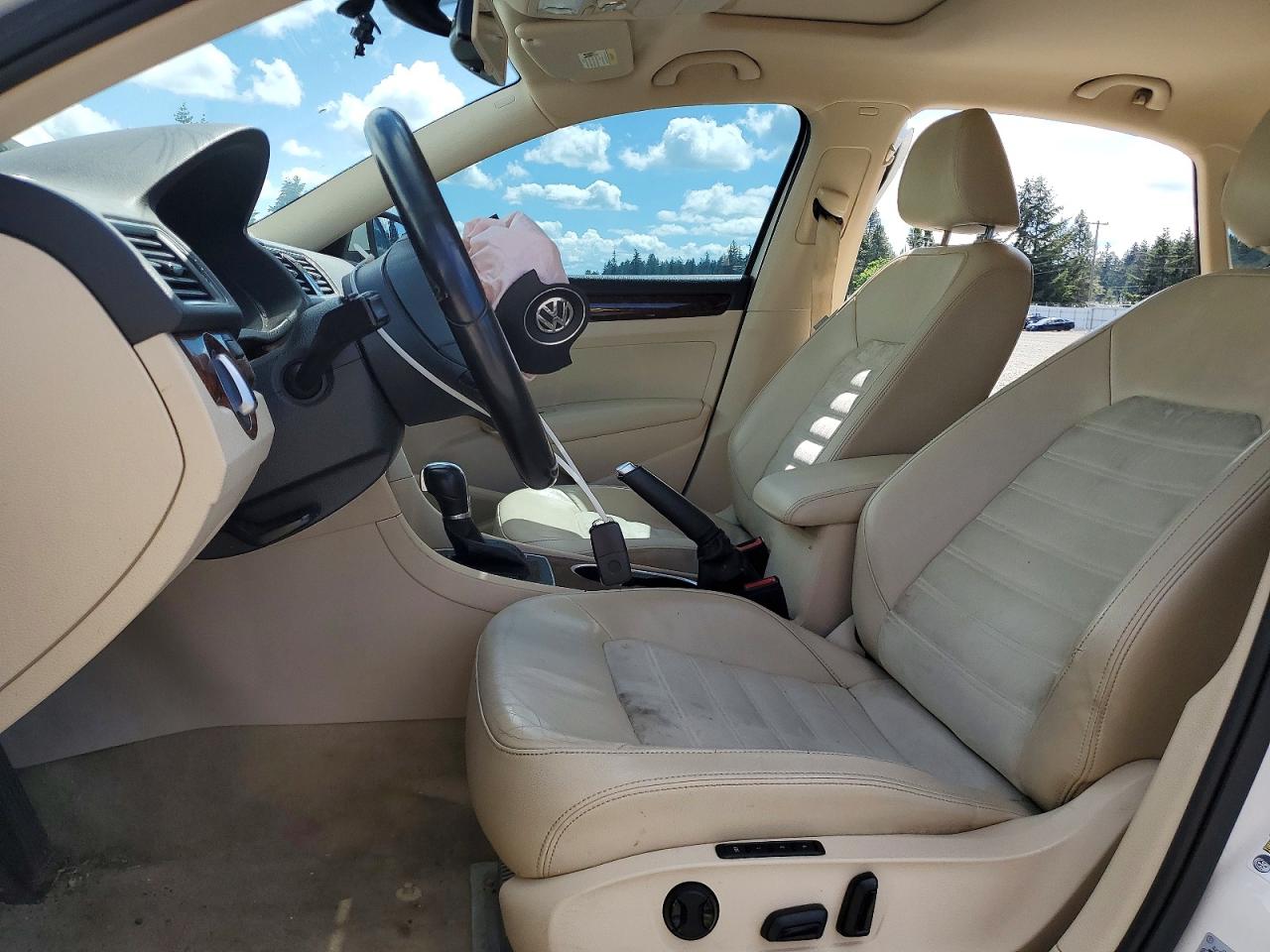 2013 Volkswagen Passat Sel White vin: 1VWCP7A33DC014678