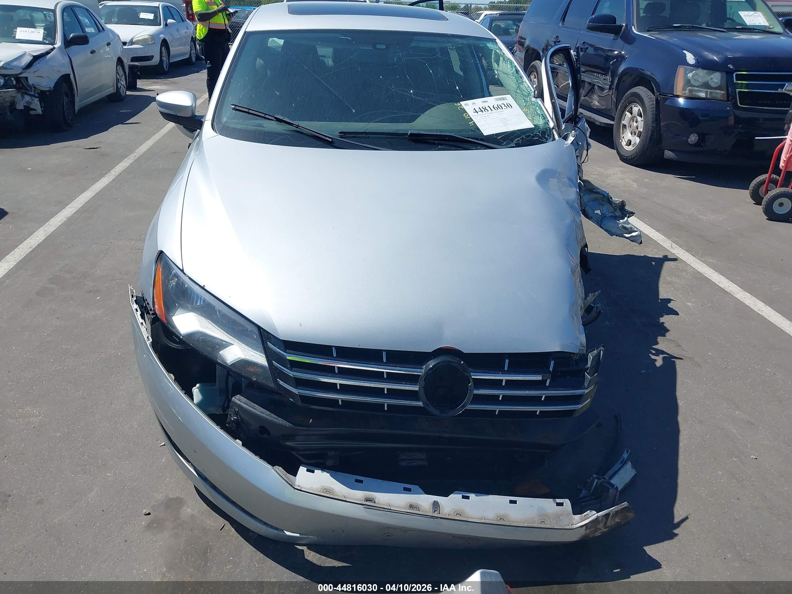 2013 Volkswagen Passat 2.5l Sel Серебряный vin: 1VWCP7A33DC018374