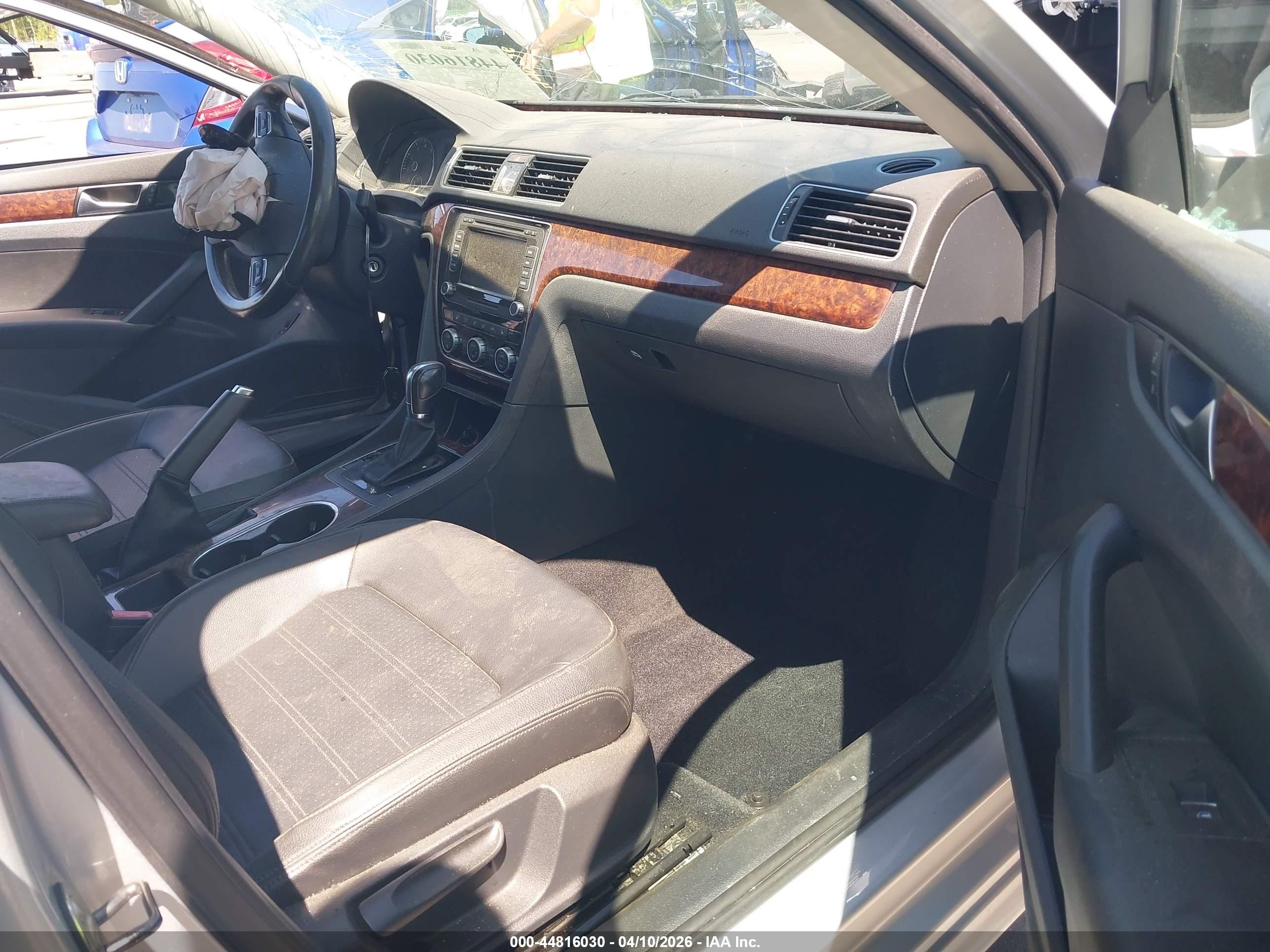 2013 Volkswagen Passat 2.5l Sel Серебряный vin: 1VWCP7A33DC018374