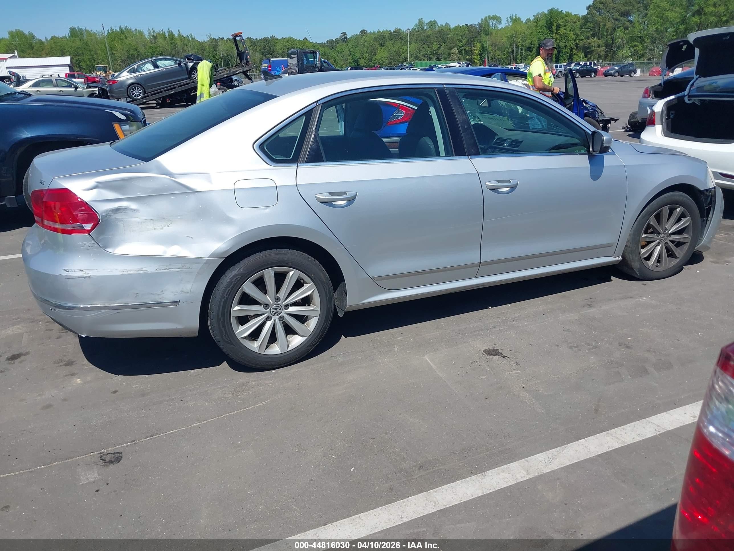 2013 Volkswagen Passat 2.5l Sel Серебряный vin: 1VWCP7A33DC018374