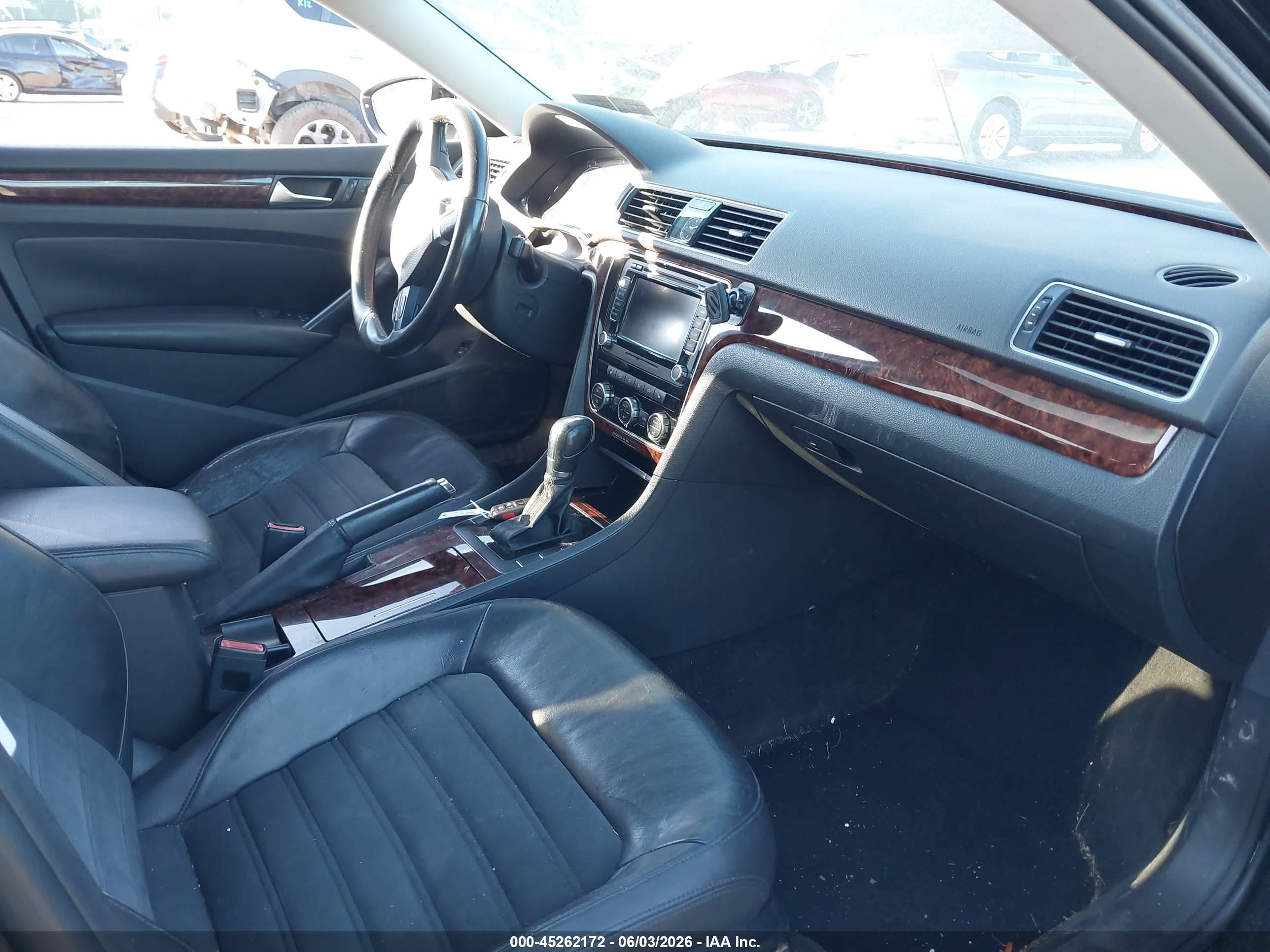 2012 Volkswagen Passat 2.5l Sel Premium Black vin: 1VWCP7A34CC005745