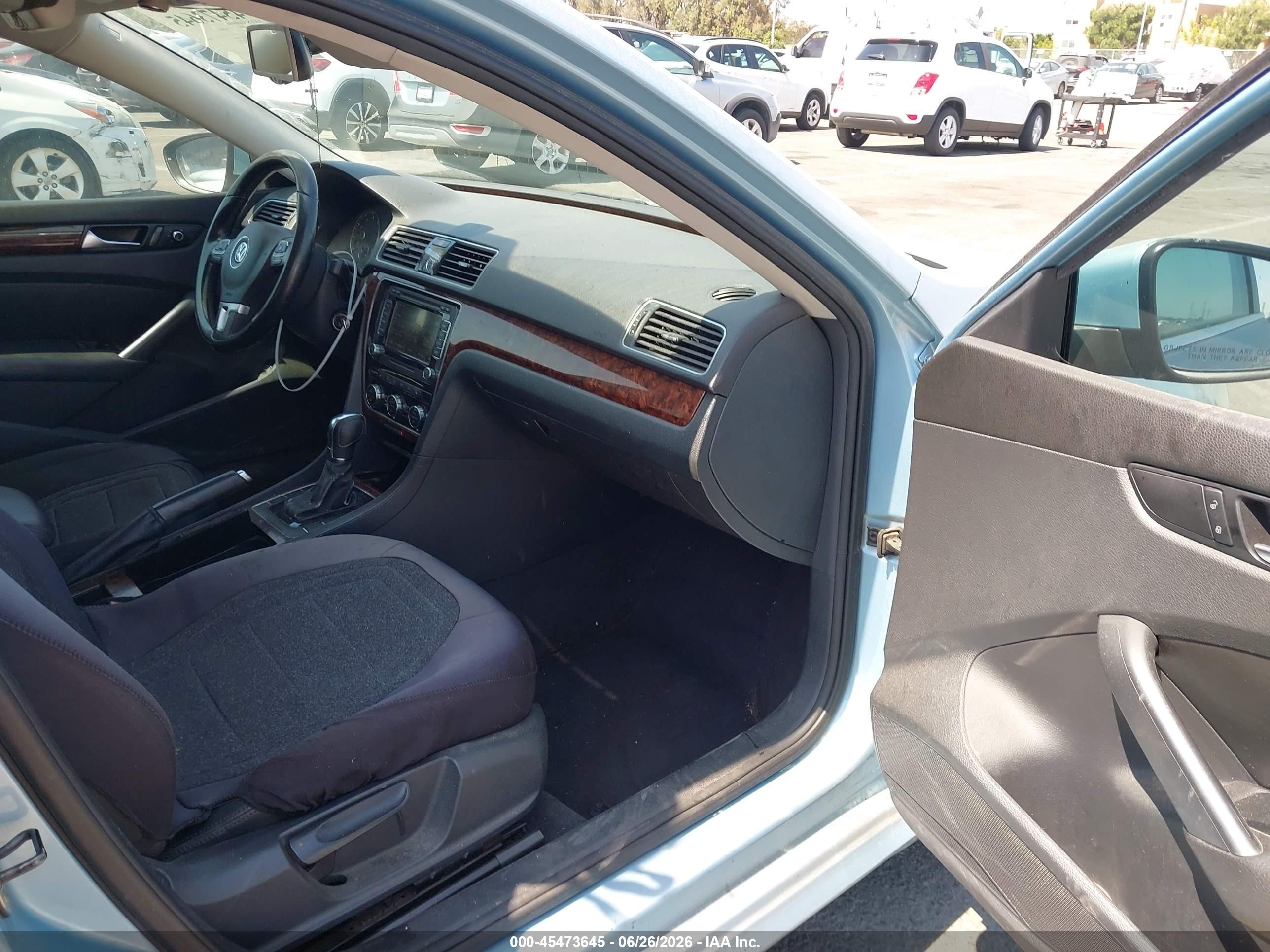 2012 Volkswagen Passat 2.5l Sel Blue vin: 1VWCP7A34CC034341