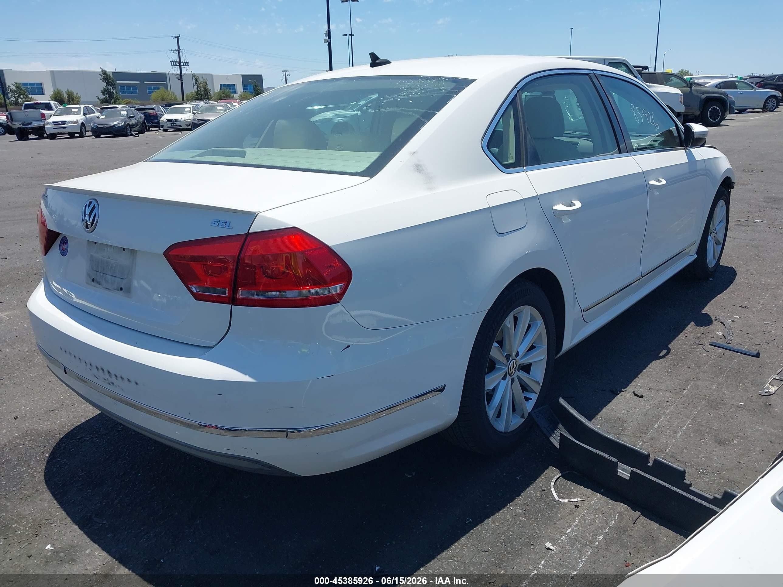2012 Volkswagen Passat 2.5l Sel White vin: 1VWCP7A34CC062768