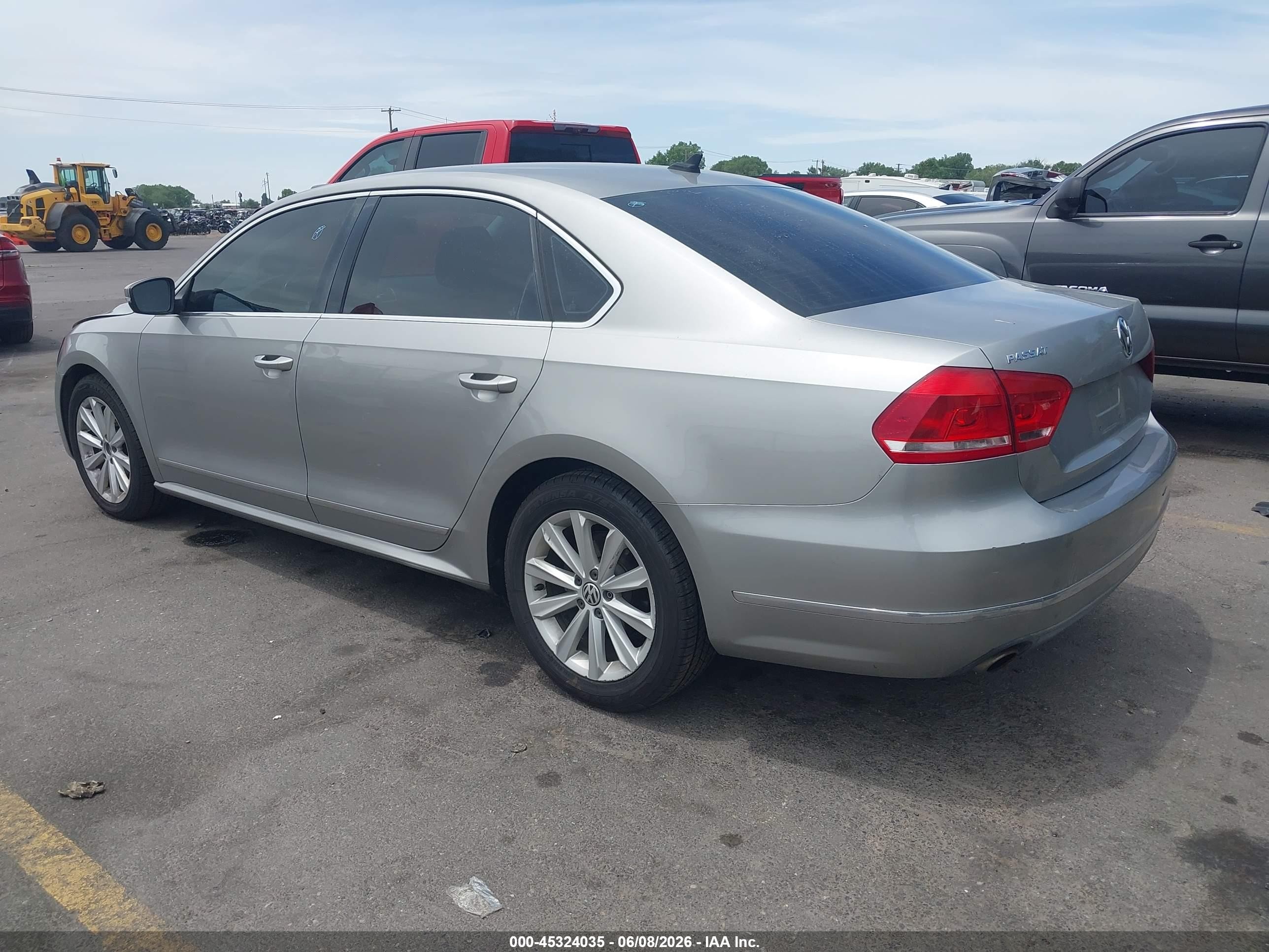 2013 Volkswagen Passat 2.5l Sel Серебряный vin: 1VWCP7A34DC023230