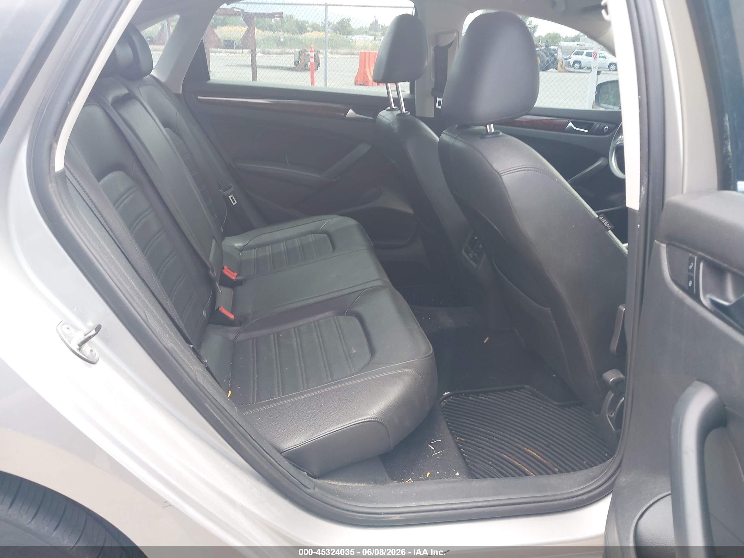 2013 Volkswagen Passat 2.5l Sel Серебряный vin: 1VWCP7A34DC023230