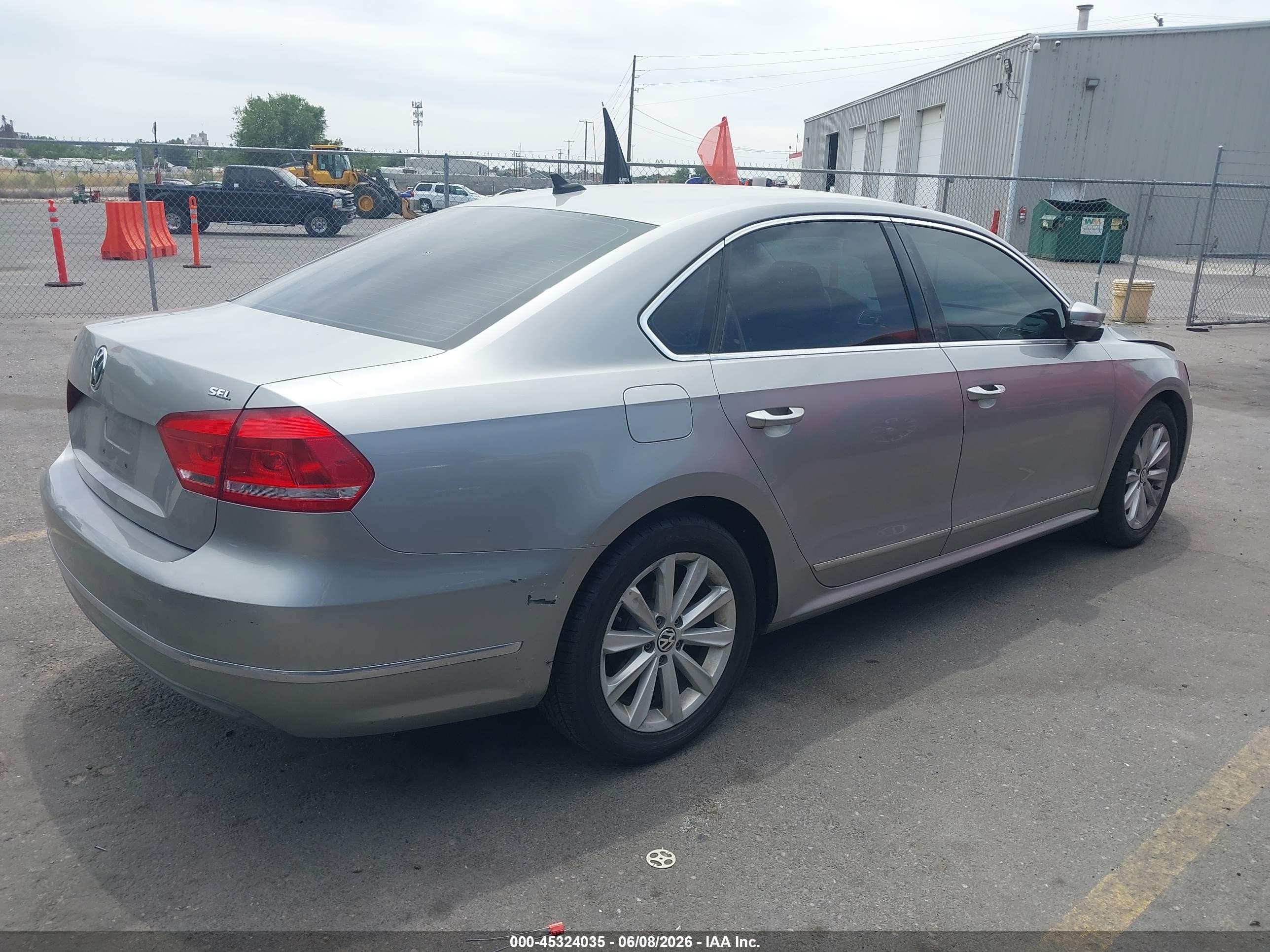 2013 Volkswagen Passat 2.5l Sel Серебряный vin: 1VWCP7A34DC023230