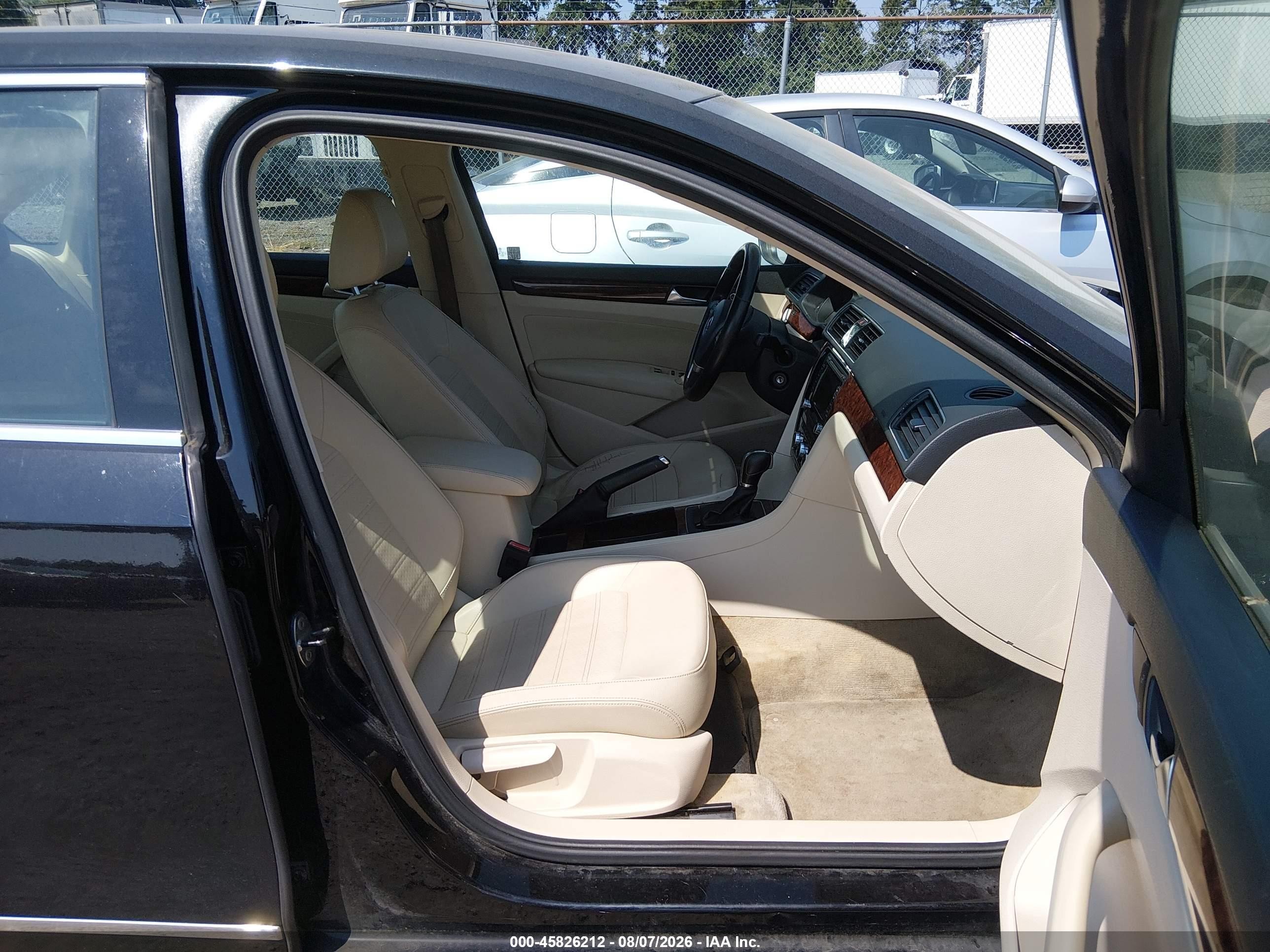 2012 Volkswagen Passat 2.5l Sel Black vin: 1VWCP7A35CC033568