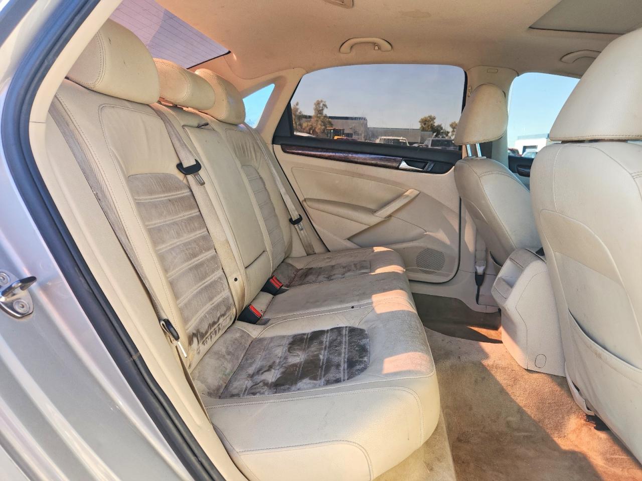 2012 Volkswagen Passat Sel Gray vin: 1VWCP7A35CC101500