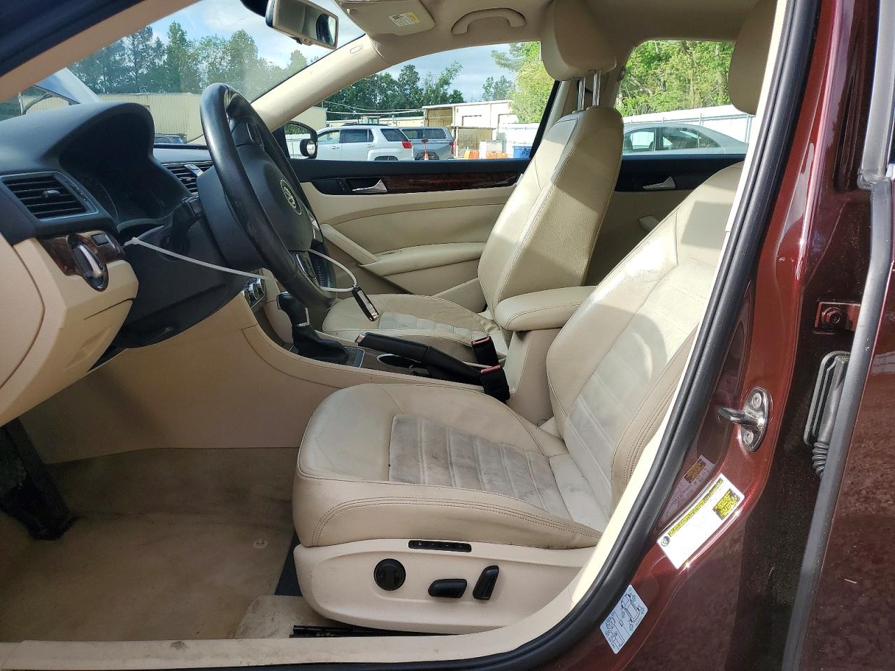 2013 Volkswagen Passat Sel Burgundy vin: 1VWCP7A35DC006176