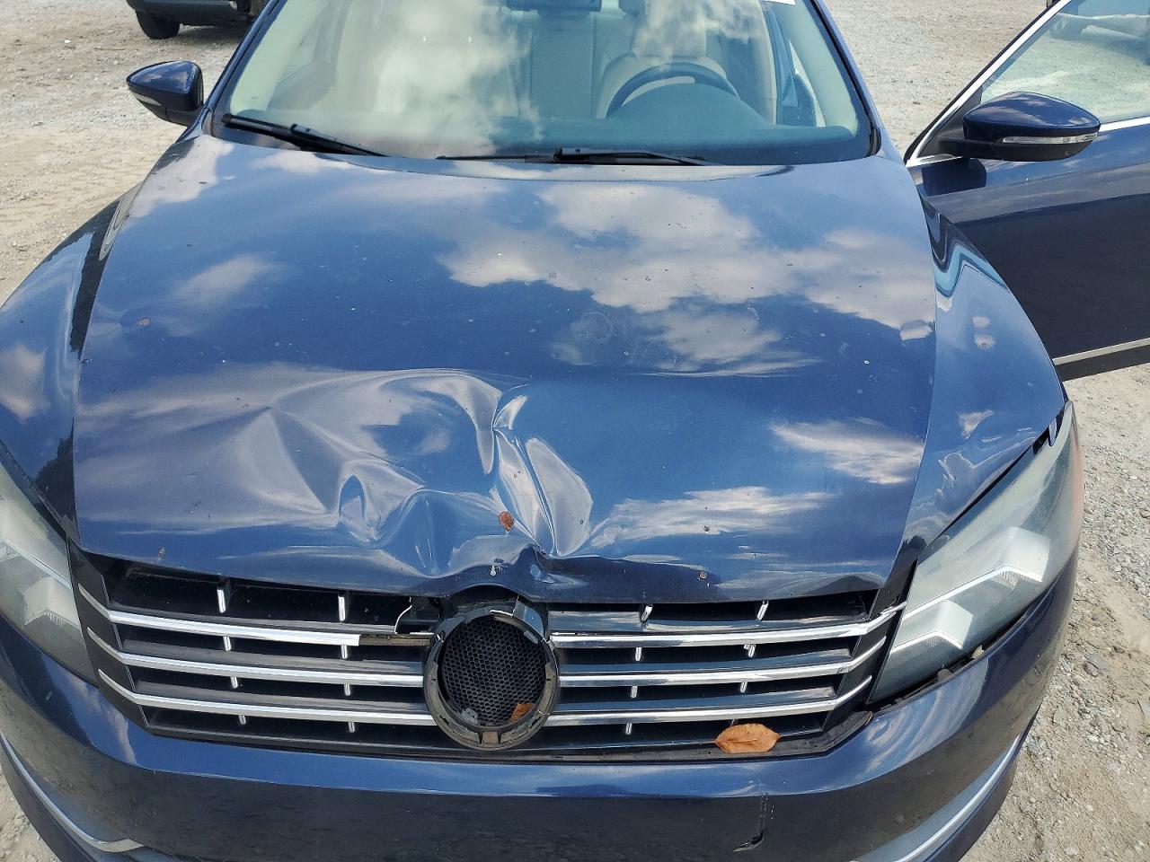 2012 Volkswagen Passat Sel Blue vin: 1VWCP7A36CC022496