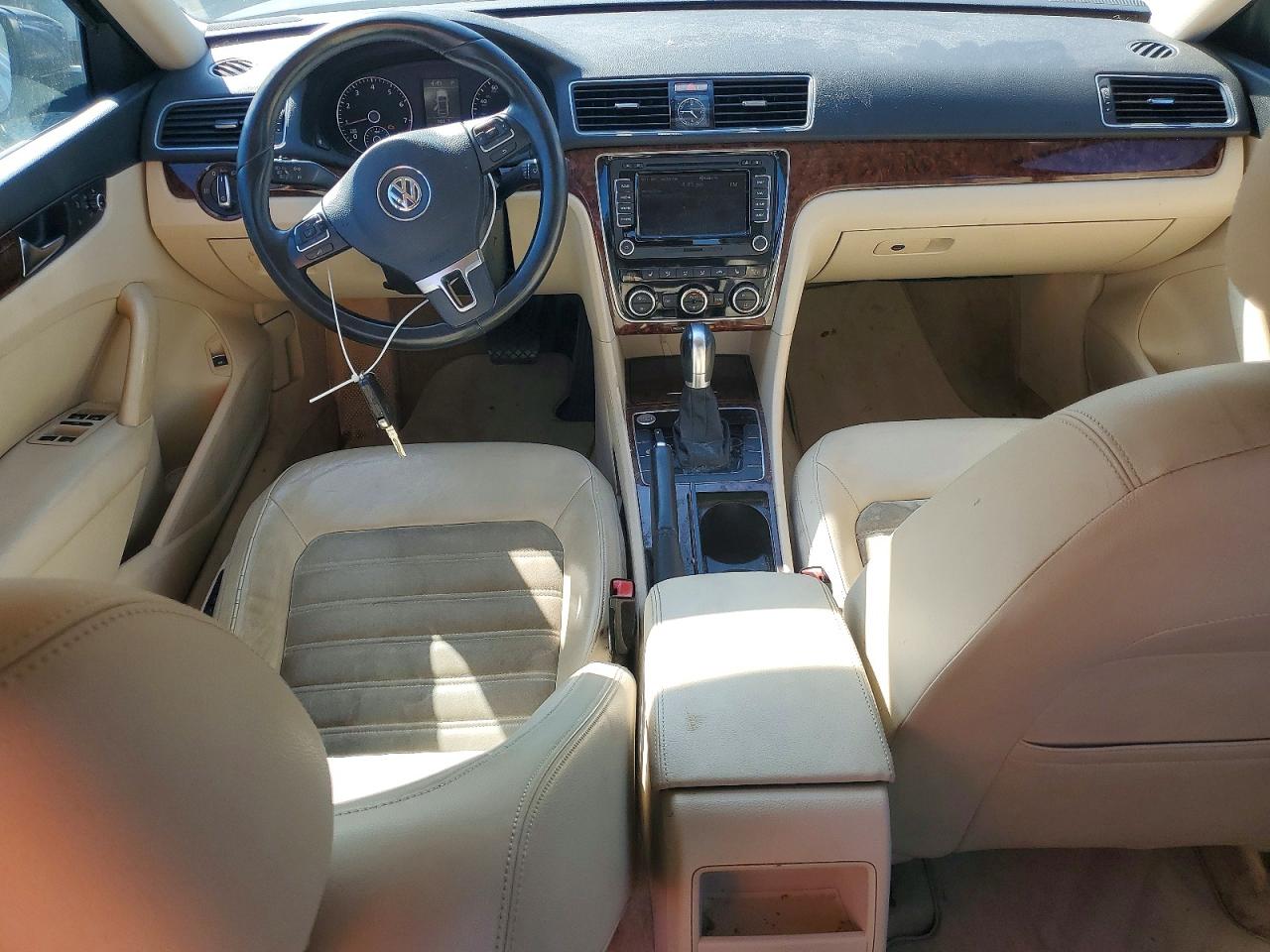 2012 Volkswagen Passat Sel Blue vin: 1VWCP7A36CC022496
