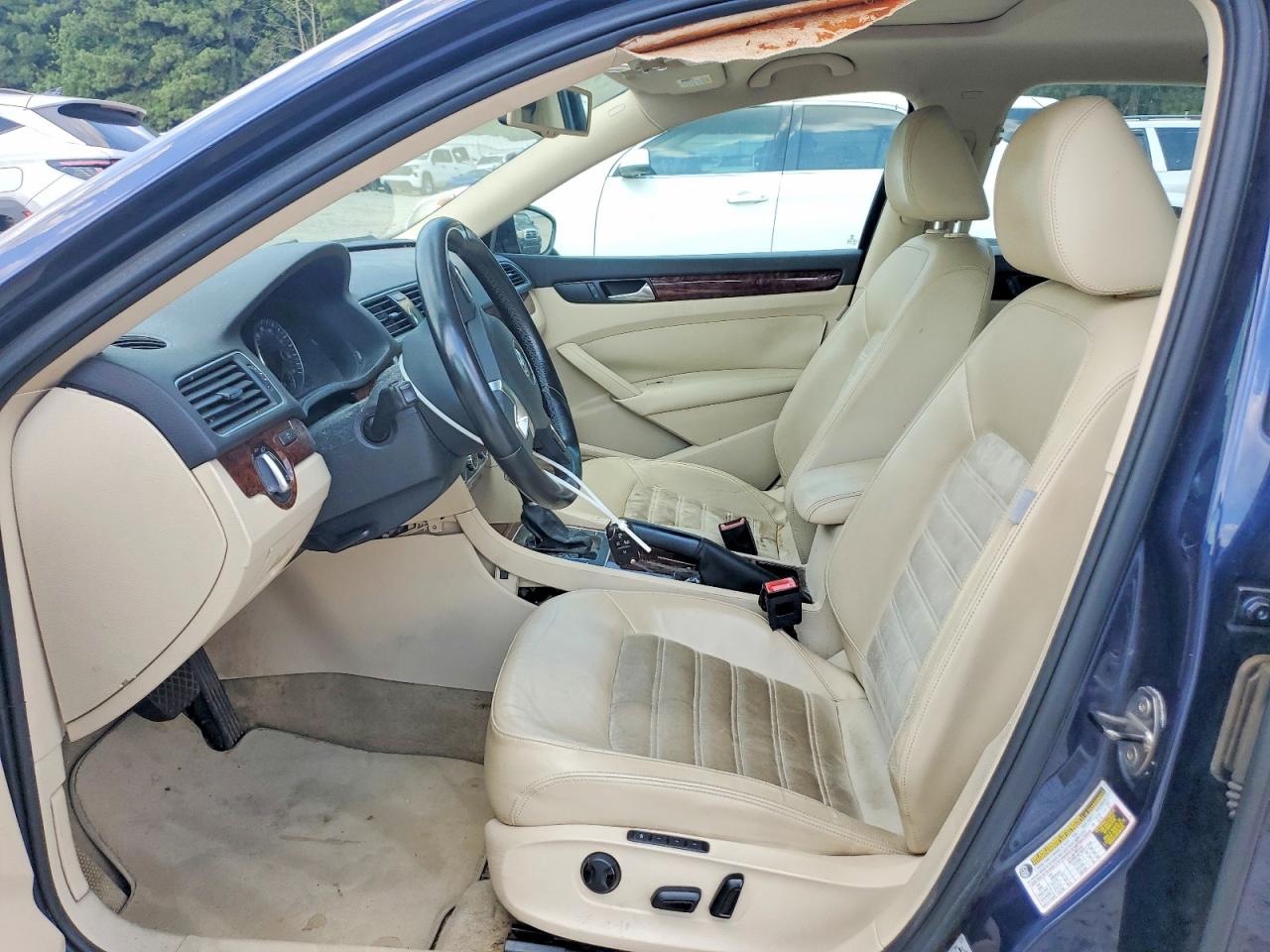 2012 Volkswagen Passat Sel Blue vin: 1VWCP7A36CC022496