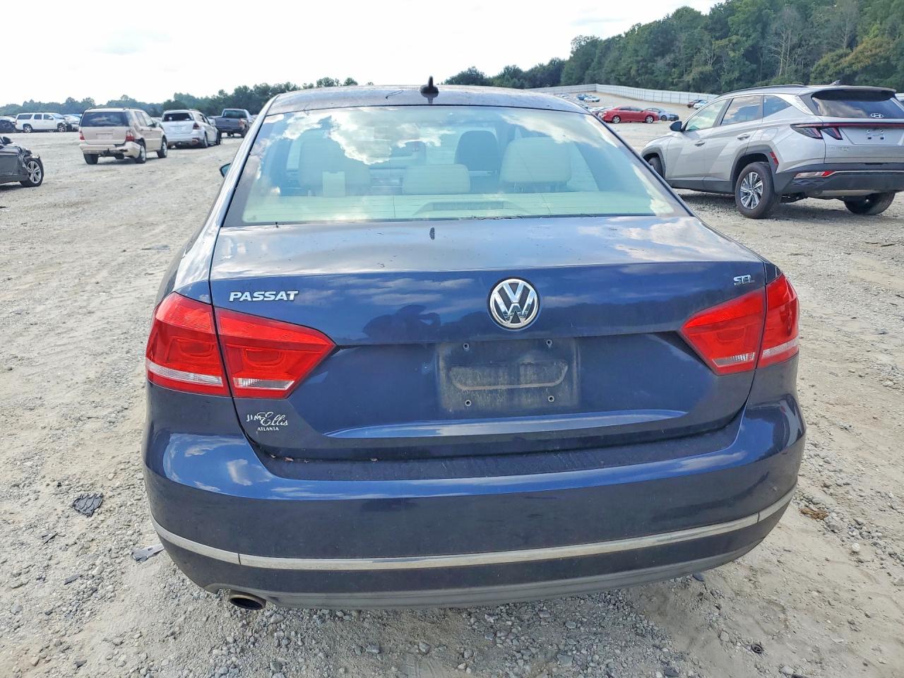 2012 Volkswagen Passat Sel Blue vin: 1VWCP7A36CC022496