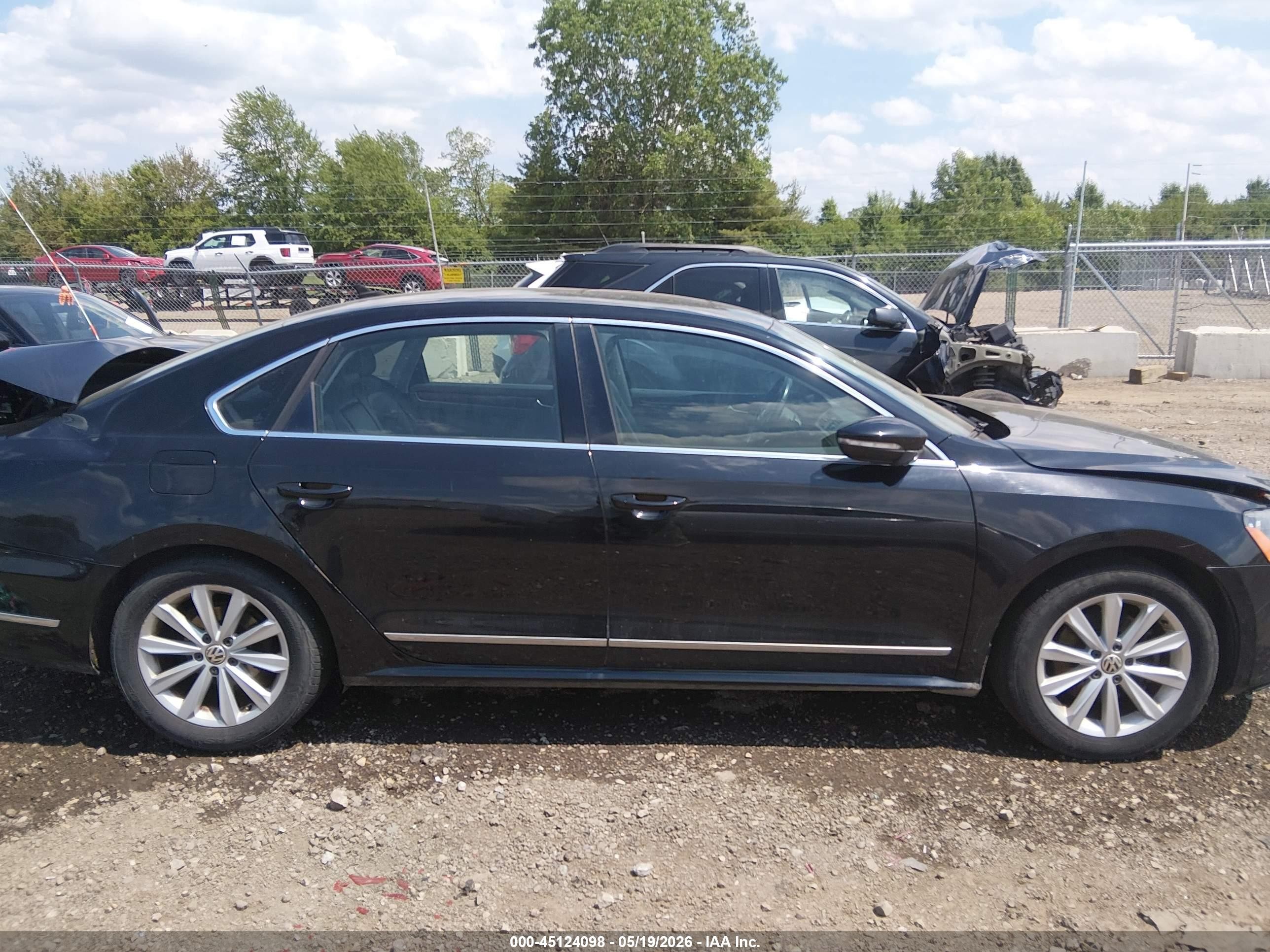 2012 Volkswagen Passat 2.5l Sel Premium Black vin: 1VWCP7A36CC040156