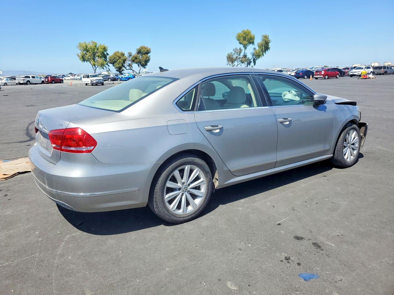 2013 Volkswagen Passat Sel Silver vin: 1VWCP7A36DC009068
