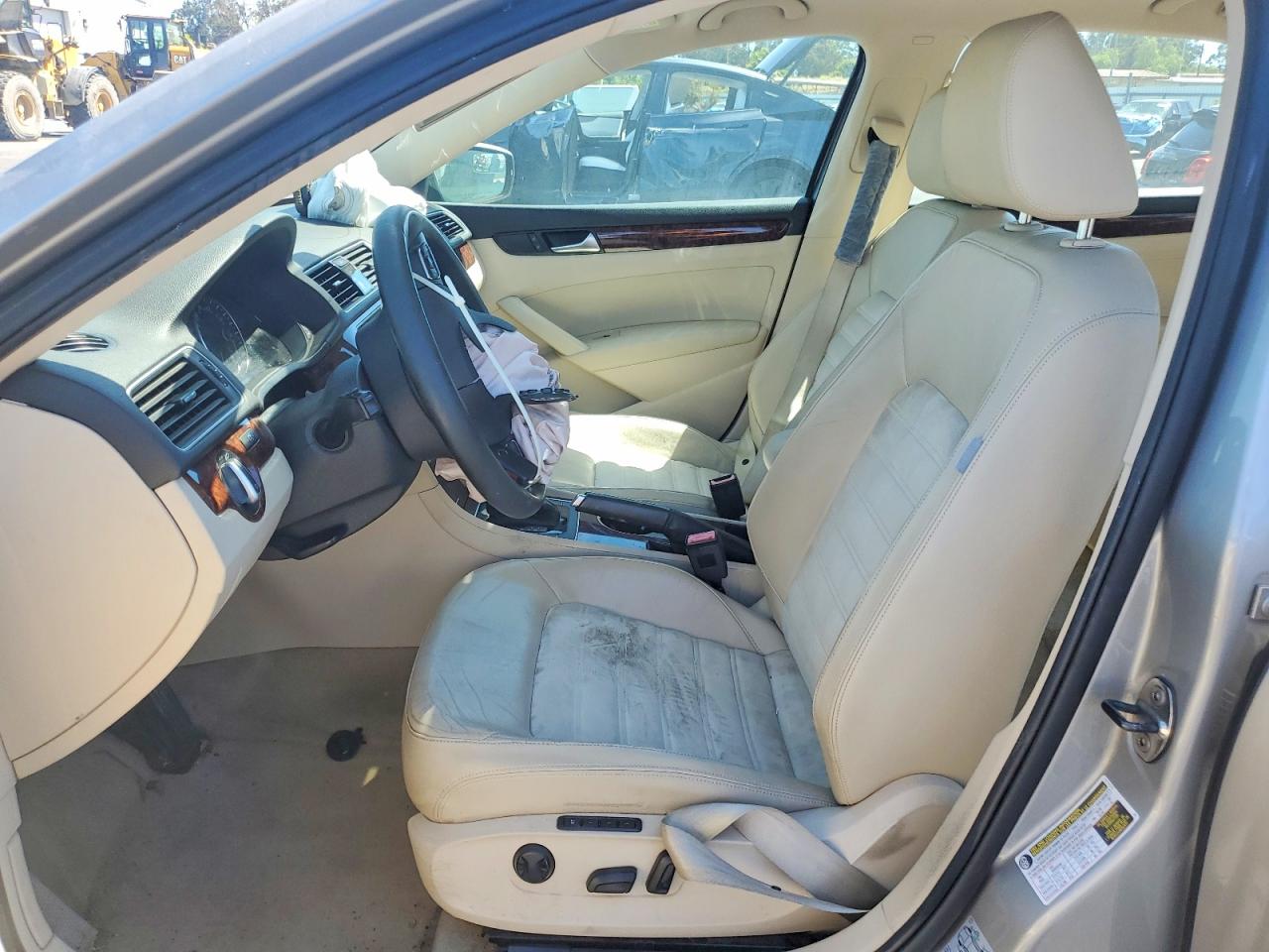 2013 Volkswagen Passat Sel Silver vin: 1VWCP7A36DC009068