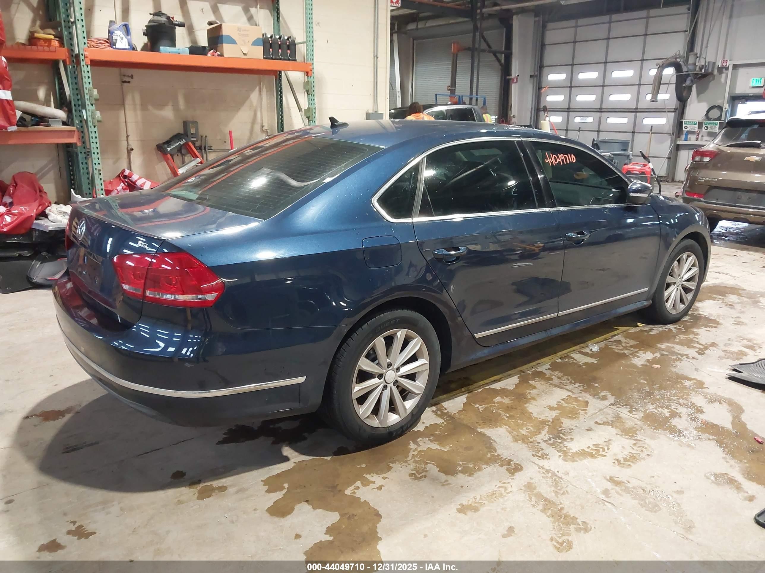 2013 Volkswagen Passat 2.5l Sel Premium Dark Blue vin: 1VWCP7A36DC032964