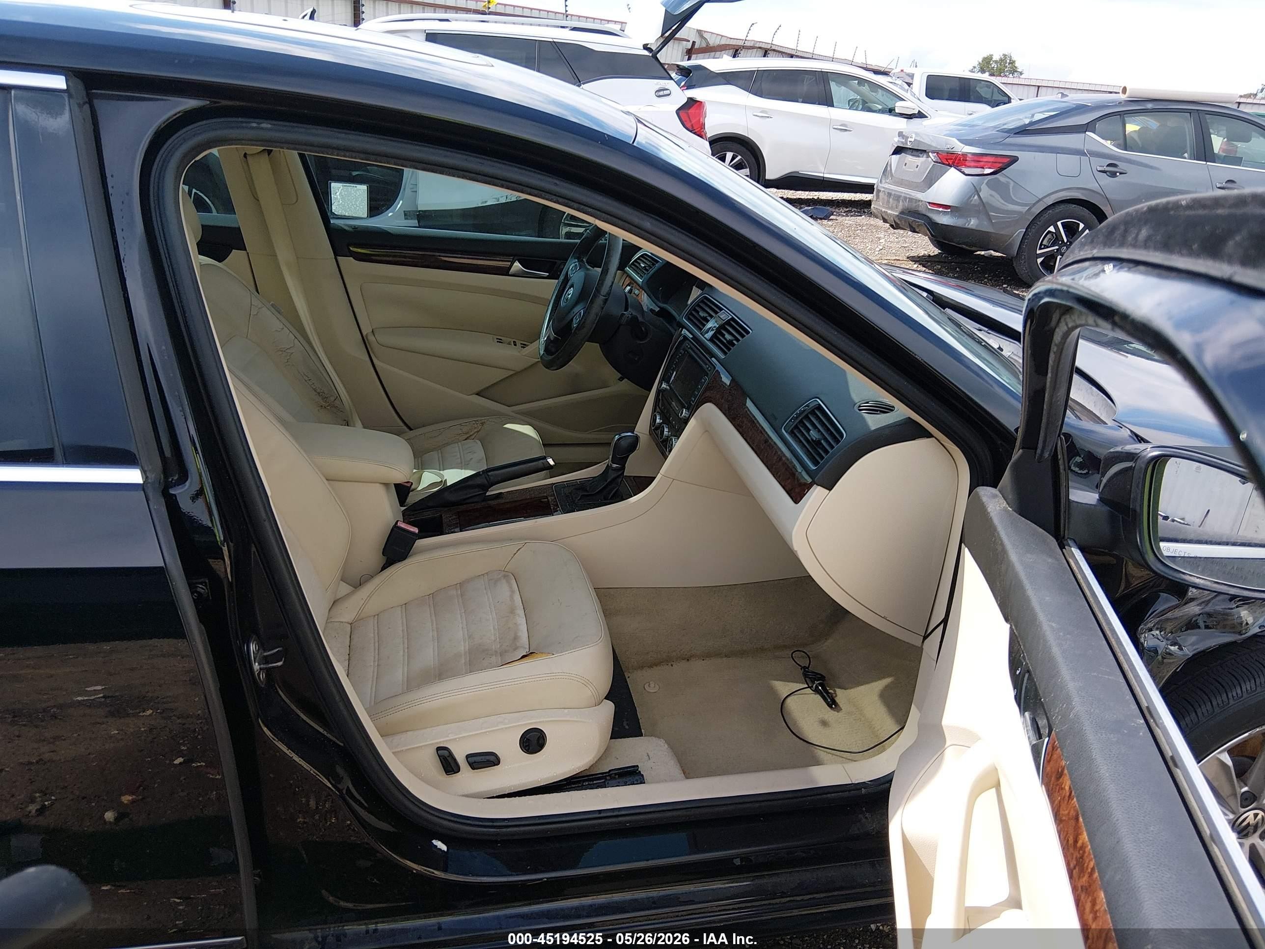2012 Volkswagen Passat 2.5l Sel Premium Black vin: 1VWCP7A38CC102463