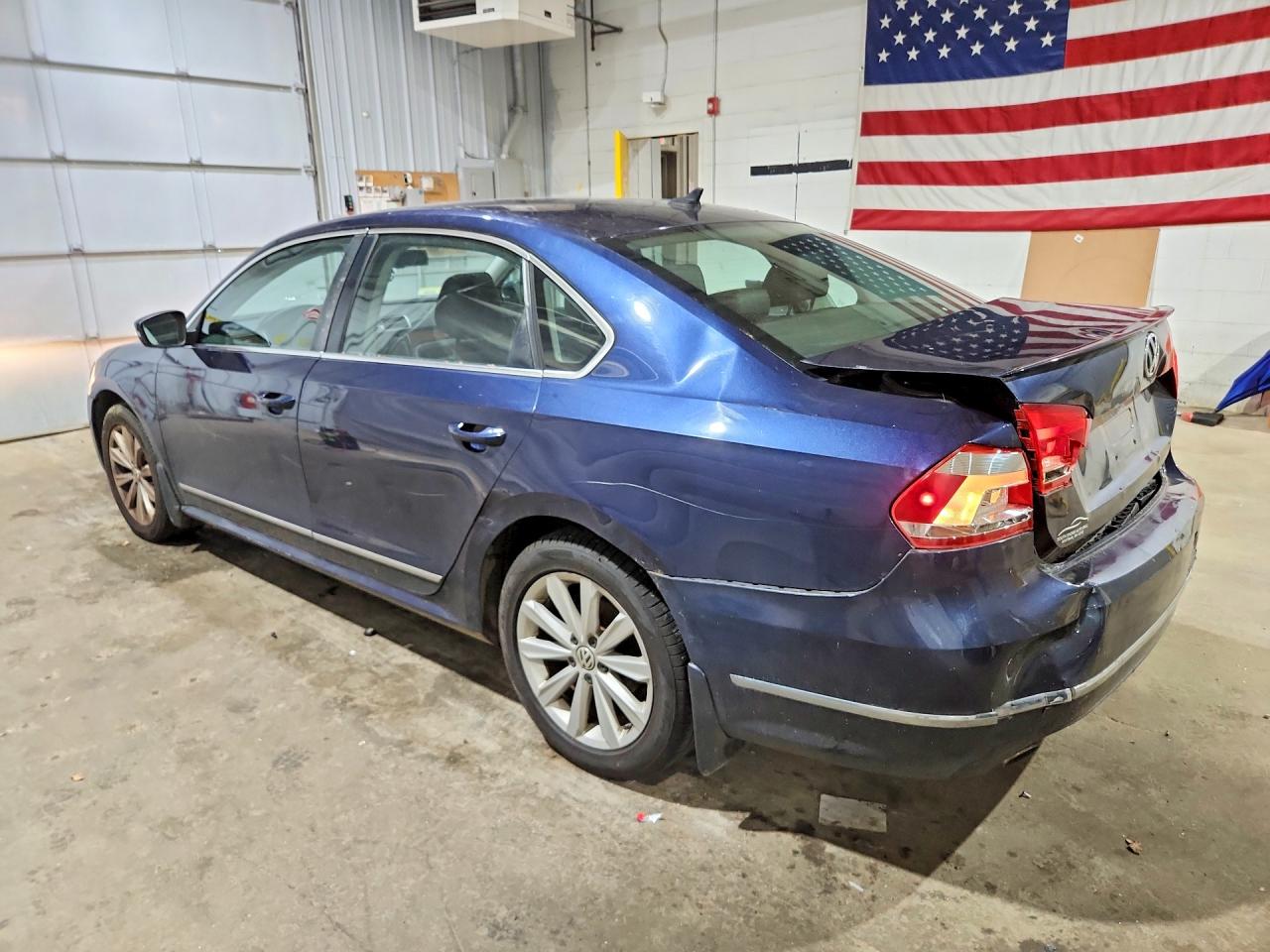 2013 Volkswagen Passat Sel Blue vin: 1VWCP7A38DC069031