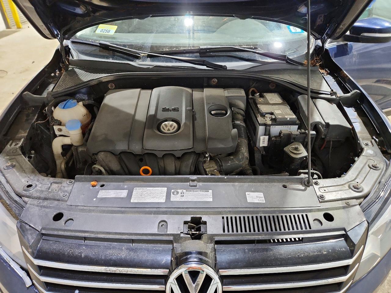 2013 Volkswagen Passat Sel Blue vin: 1VWCP7A38DC069031