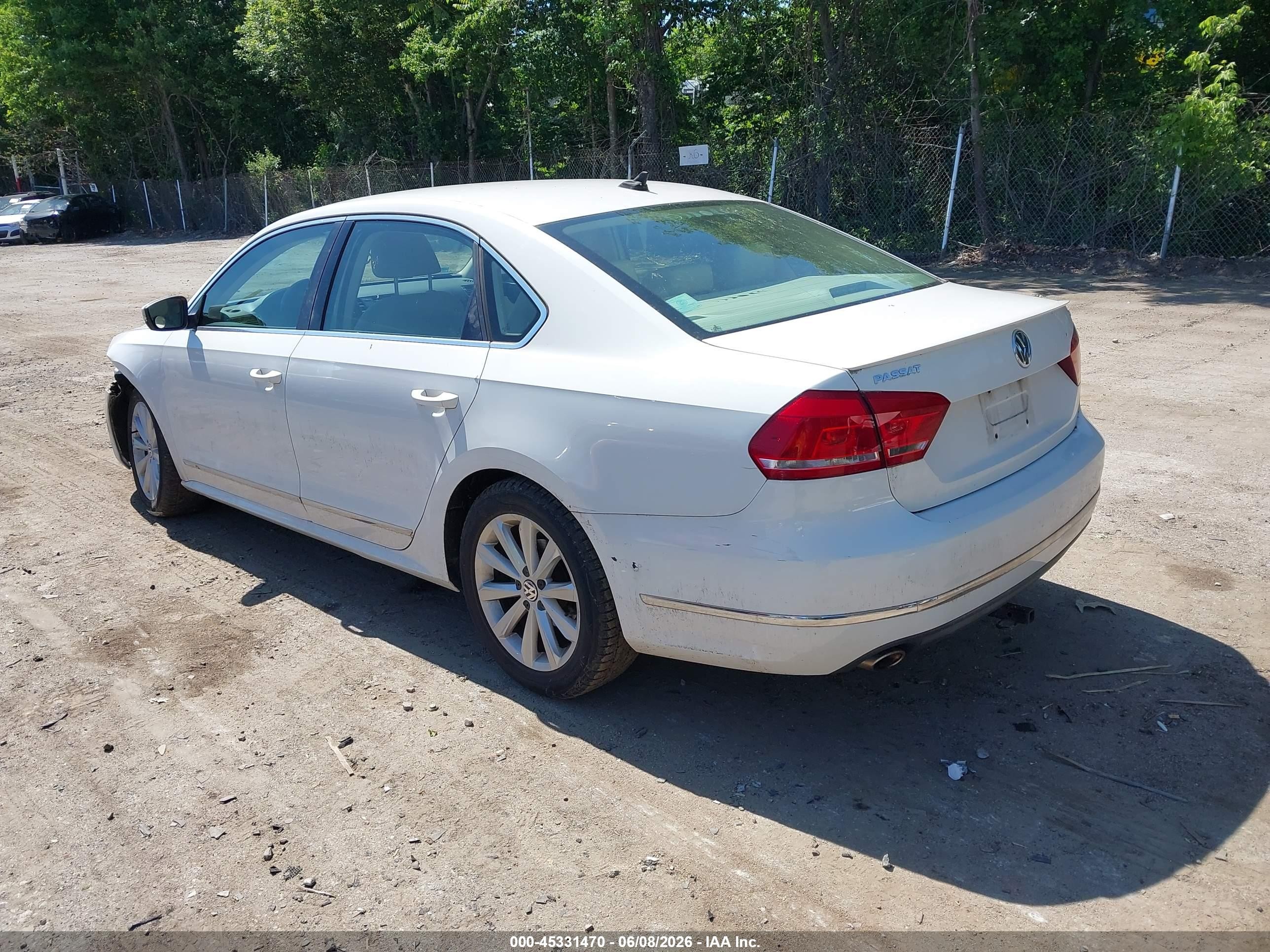 2013 Volkswagen Passat 2.5l Sel Premium White vin: 1VWCP7A38DC132774
