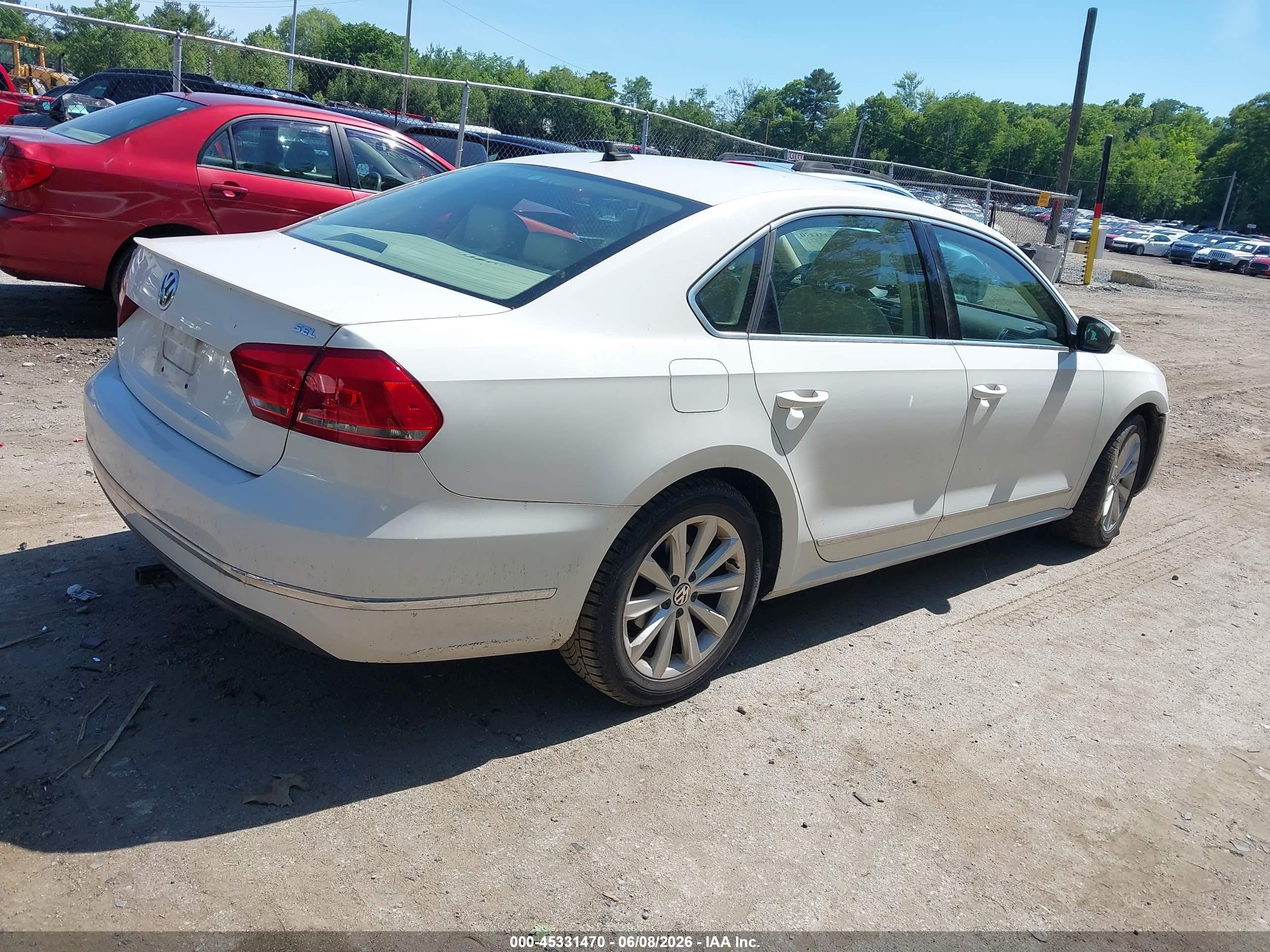2013 Volkswagen Passat 2.5l Sel Premium White vin: 1VWCP7A38DC132774