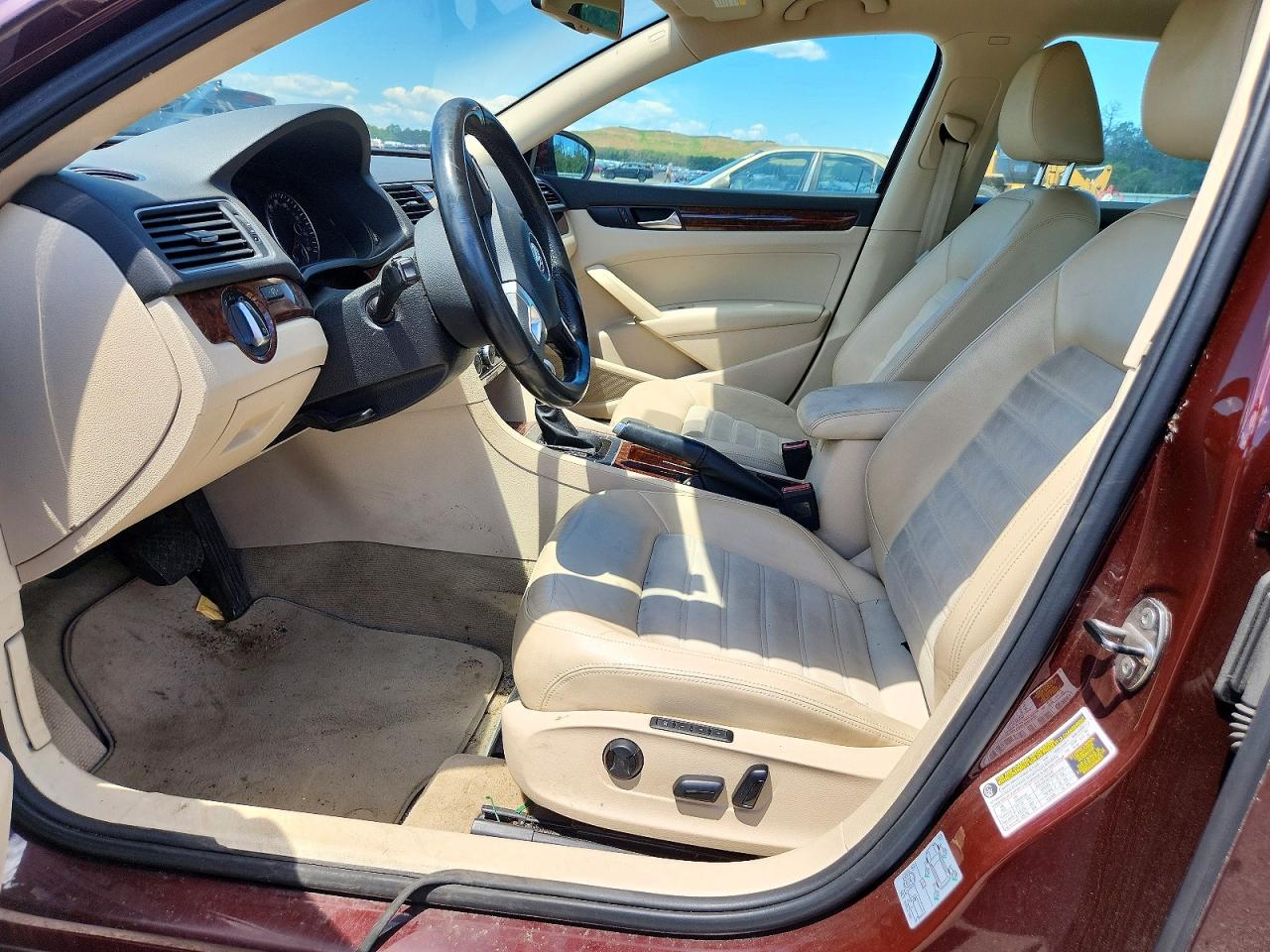 2012 Volkswagen Passat Sel Burgundy vin: 1VWCP7A39CC030253