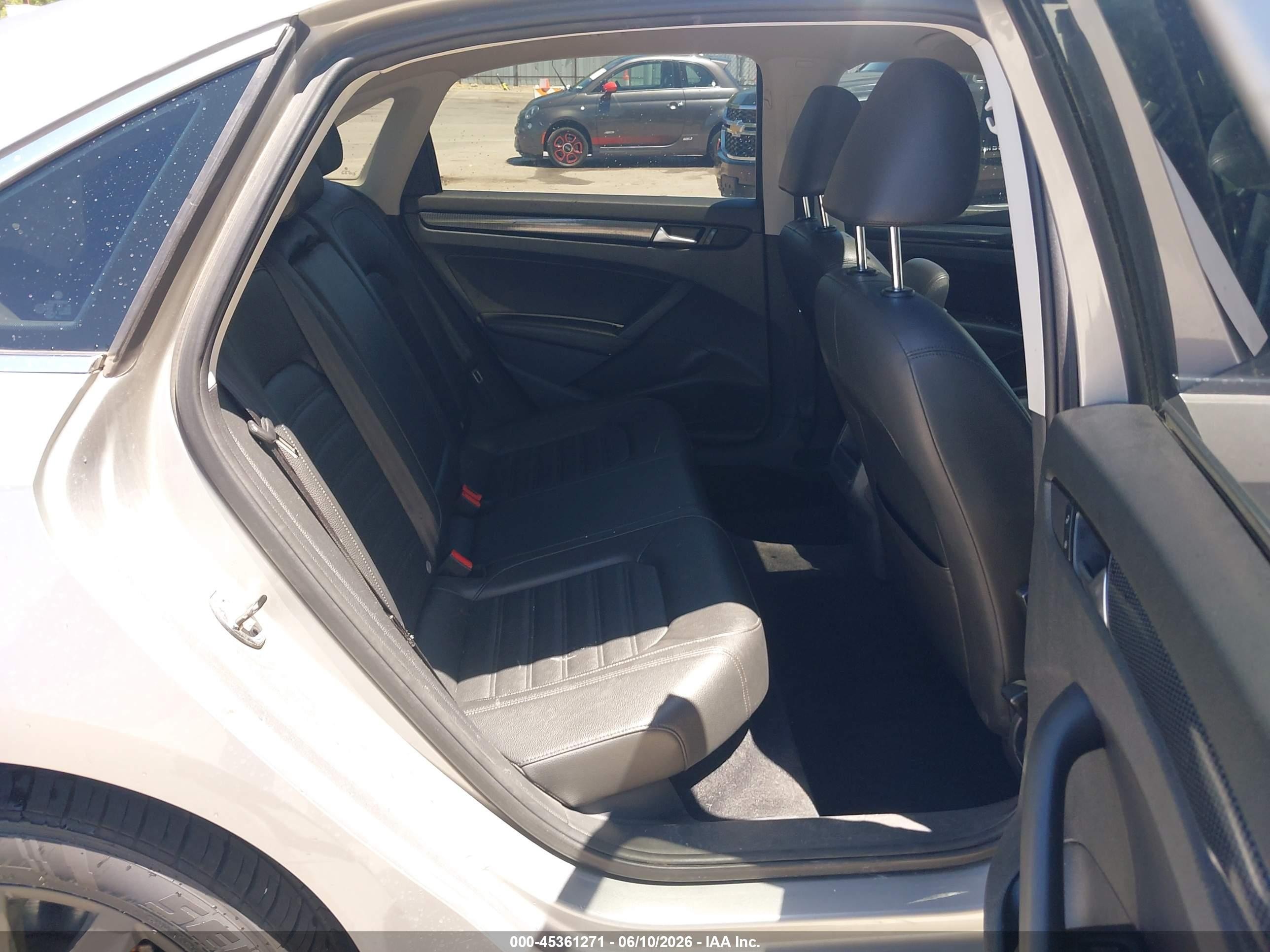 2012 Volkswagen Passat 2.5l Sel Серебряный vin: 1VWCP7A39CC040863