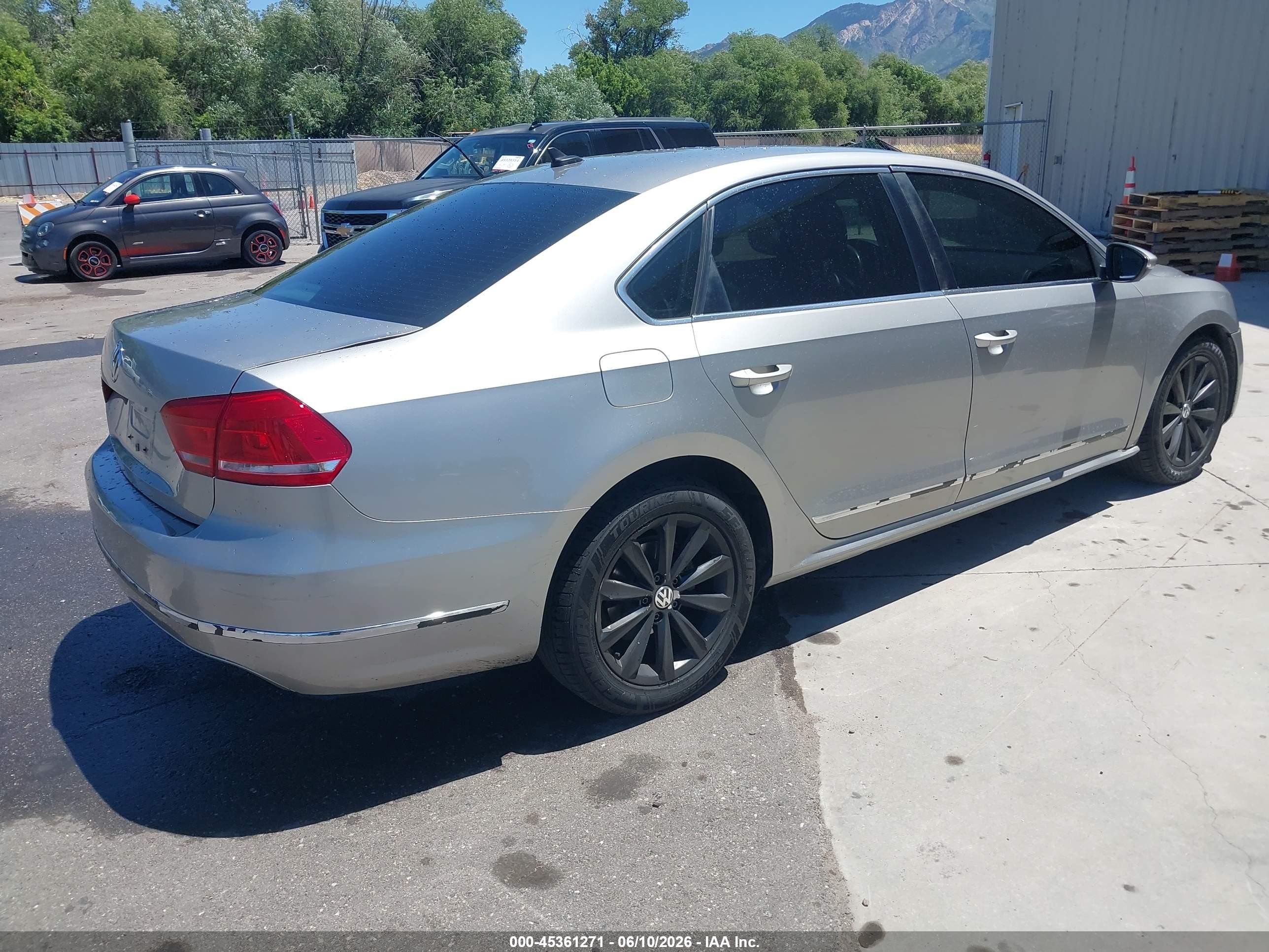 2012 Volkswagen Passat 2.5l Sel Серебряный vin: 1VWCP7A39CC040863
