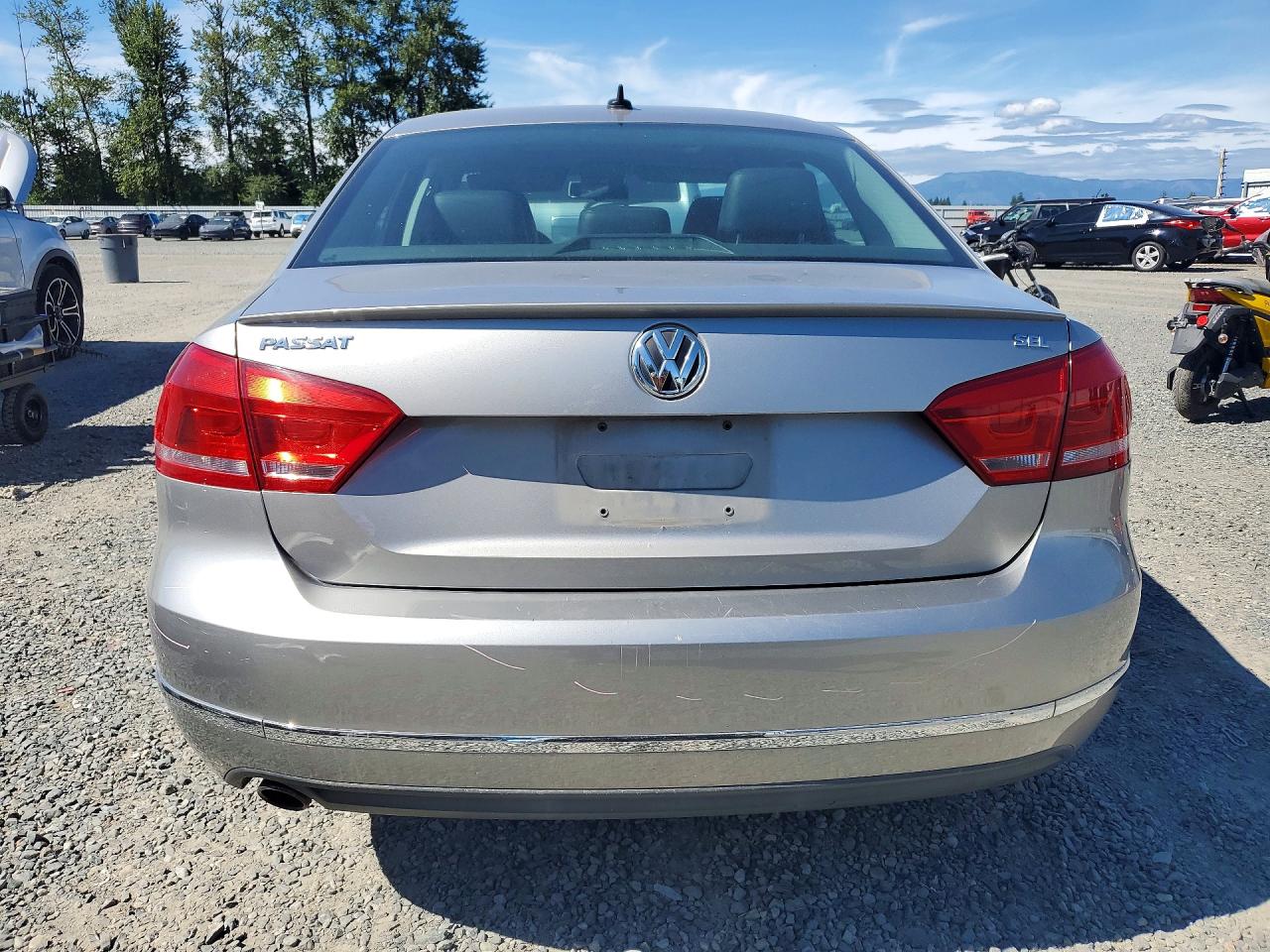 2012 Volkswagen Passat Sel Silver vin: 1VWCP7A39CC081154
