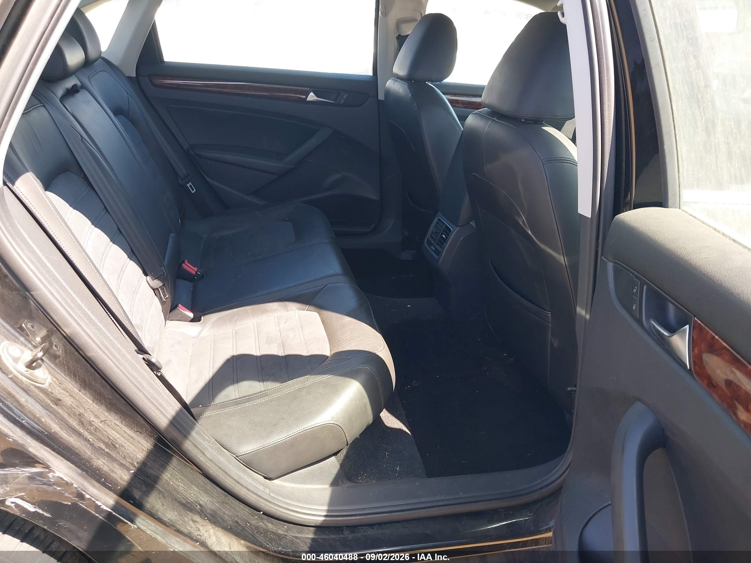 2013 Volkswagen Passat 2.5l Sel Premium Black vin: 1VWCP7A39DC071547