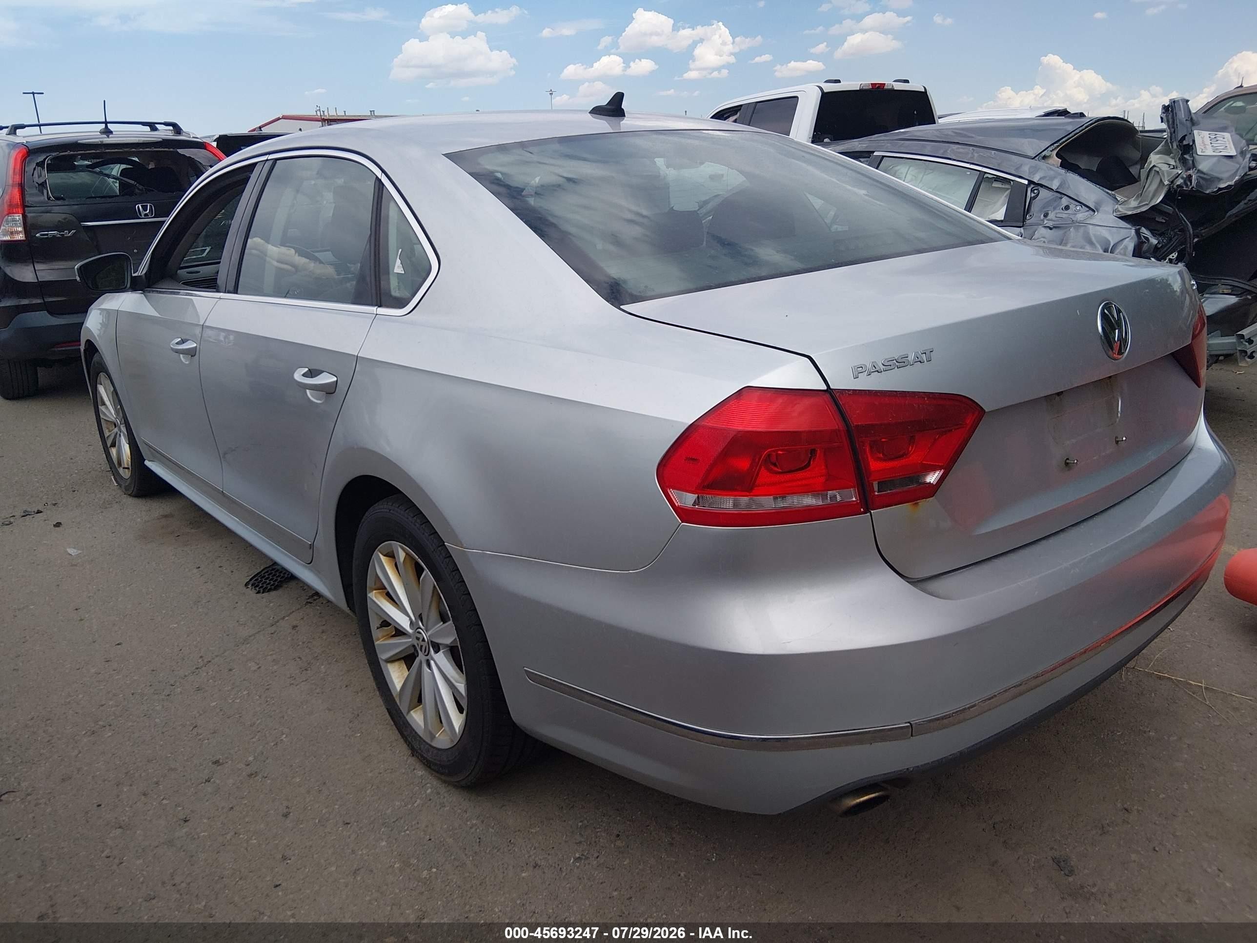 2013 Volkswagen Passat 2.5l Sel Silver vin: 1VWCP7A39DC091555
