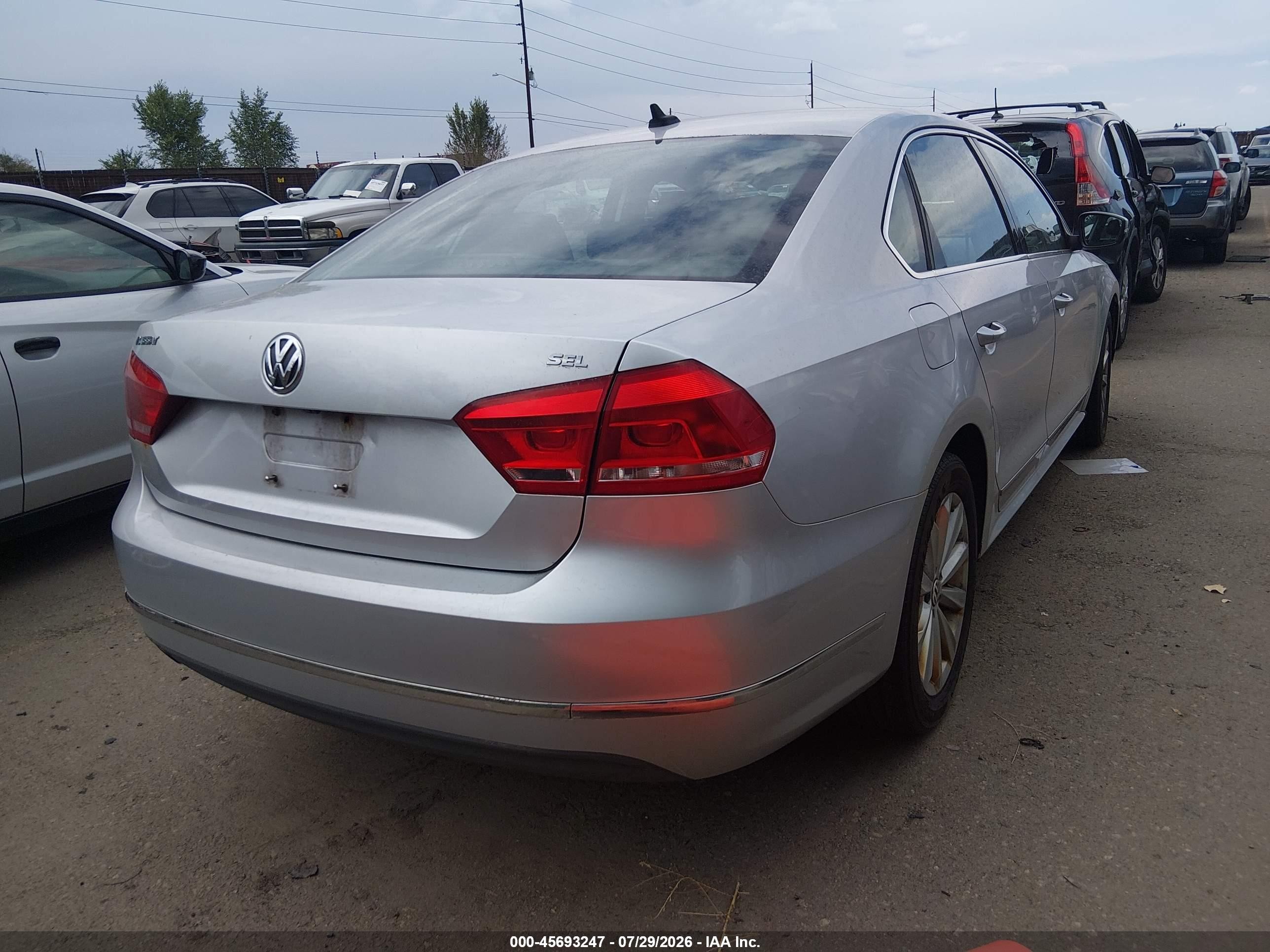 2013 Volkswagen Passat 2.5l Sel Silver vin: 1VWCP7A39DC091555
