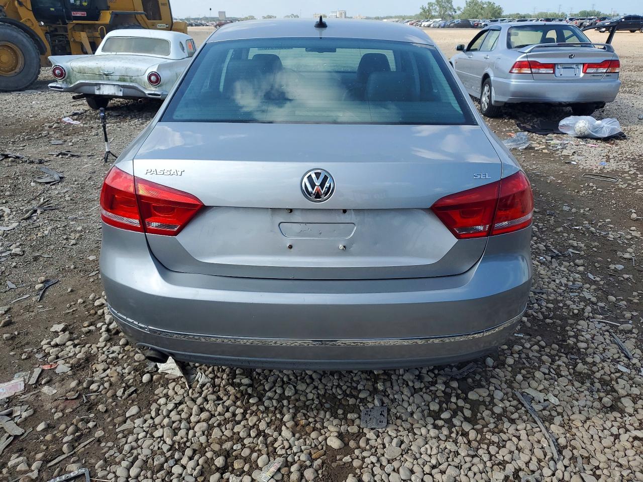 2012 Volkswagen Passat Sel Silver vin: 1VWCP7A3XCC004521