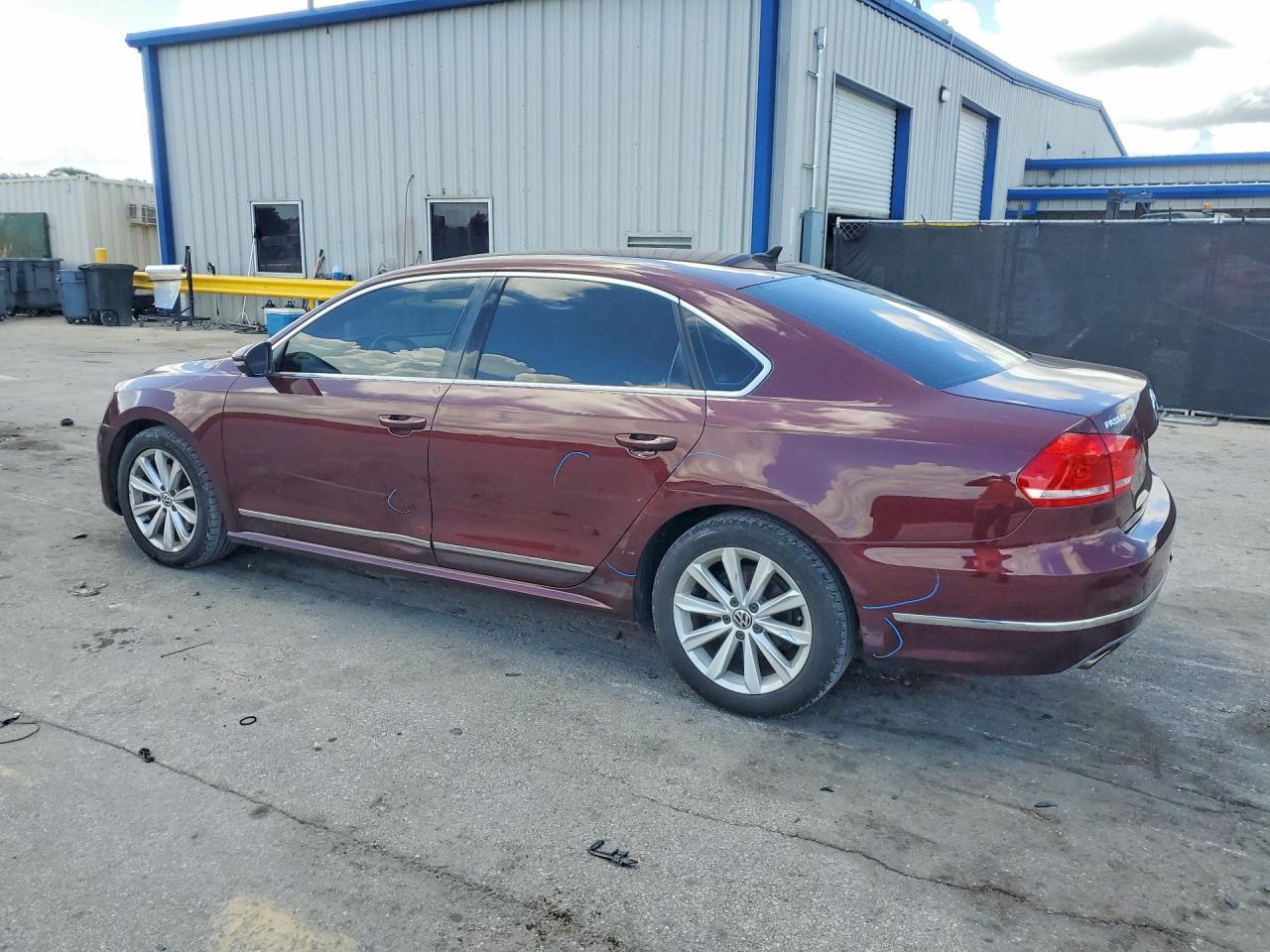 2012 Volkswagen Passat Sel Burgundy vin: 1VWCP7A3XCC065593