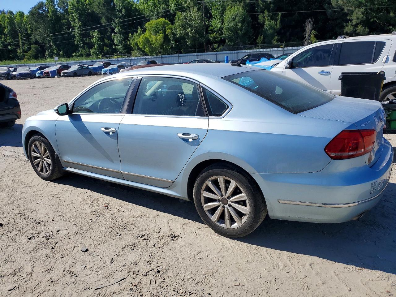 2013 Volkswagen Passat Sel Blue vin: 1VWCP7A3XDC015312