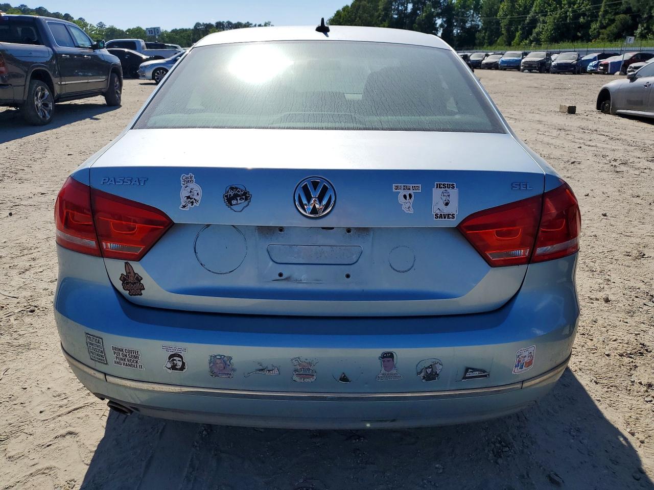 2013 Volkswagen Passat Sel Blue vin: 1VWCP7A3XDC015312