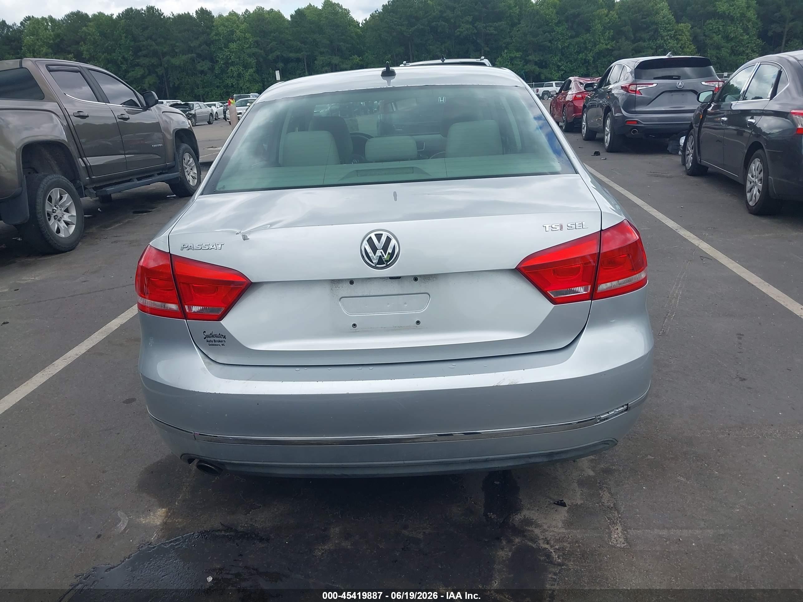 2014 Volkswagen Passat 1.8t Sel Premium Серый vin: 1VWCS7A30EC064101