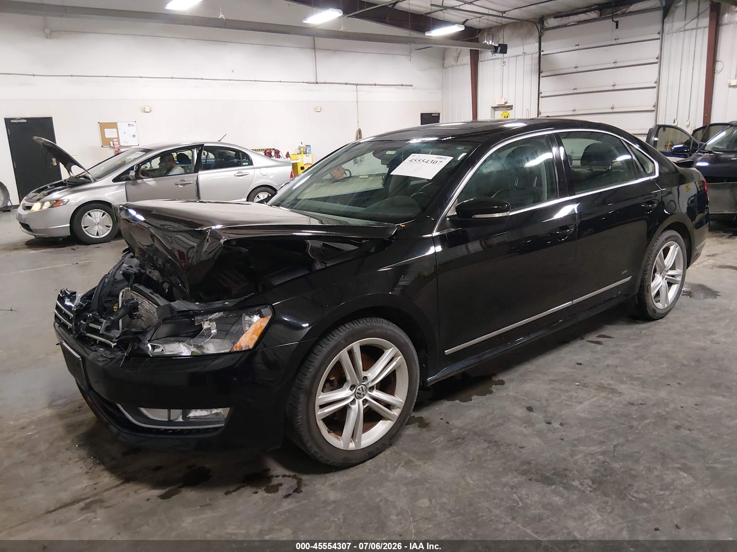 2015 Volkswagen Passat 1.8t Sel Premium Черный vin: 1VWCS7A30FC123326