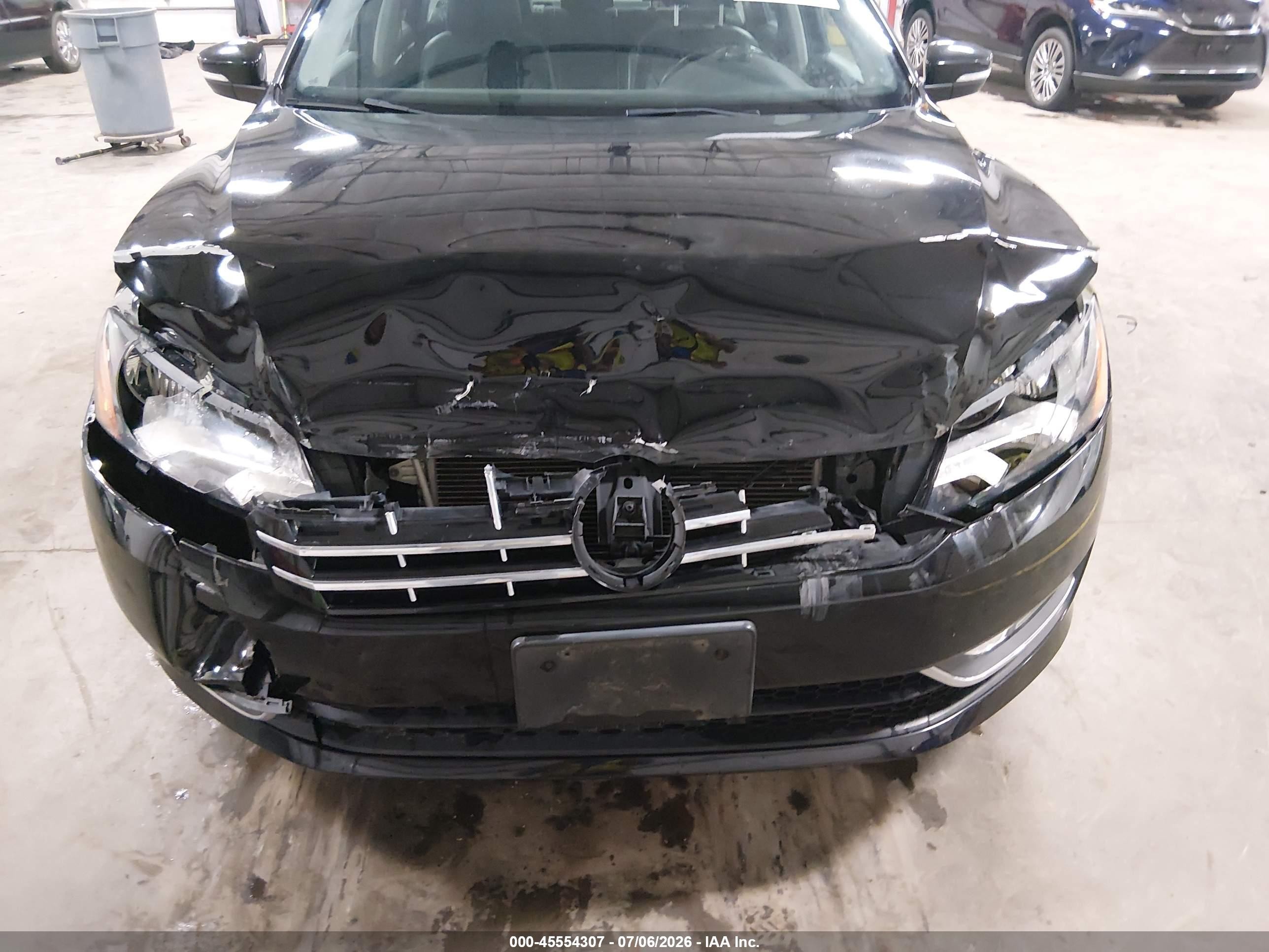 2015 Volkswagen Passat 1.8t Sel Premium Черный vin: 1VWCS7A30FC123326