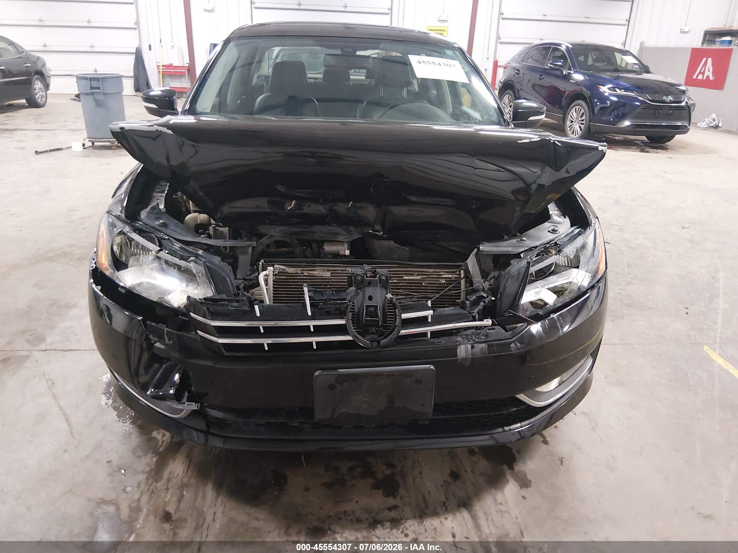 2015 Volkswagen Passat 1.8t Sel Premium Черный vin: 1VWCS7A30FC123326