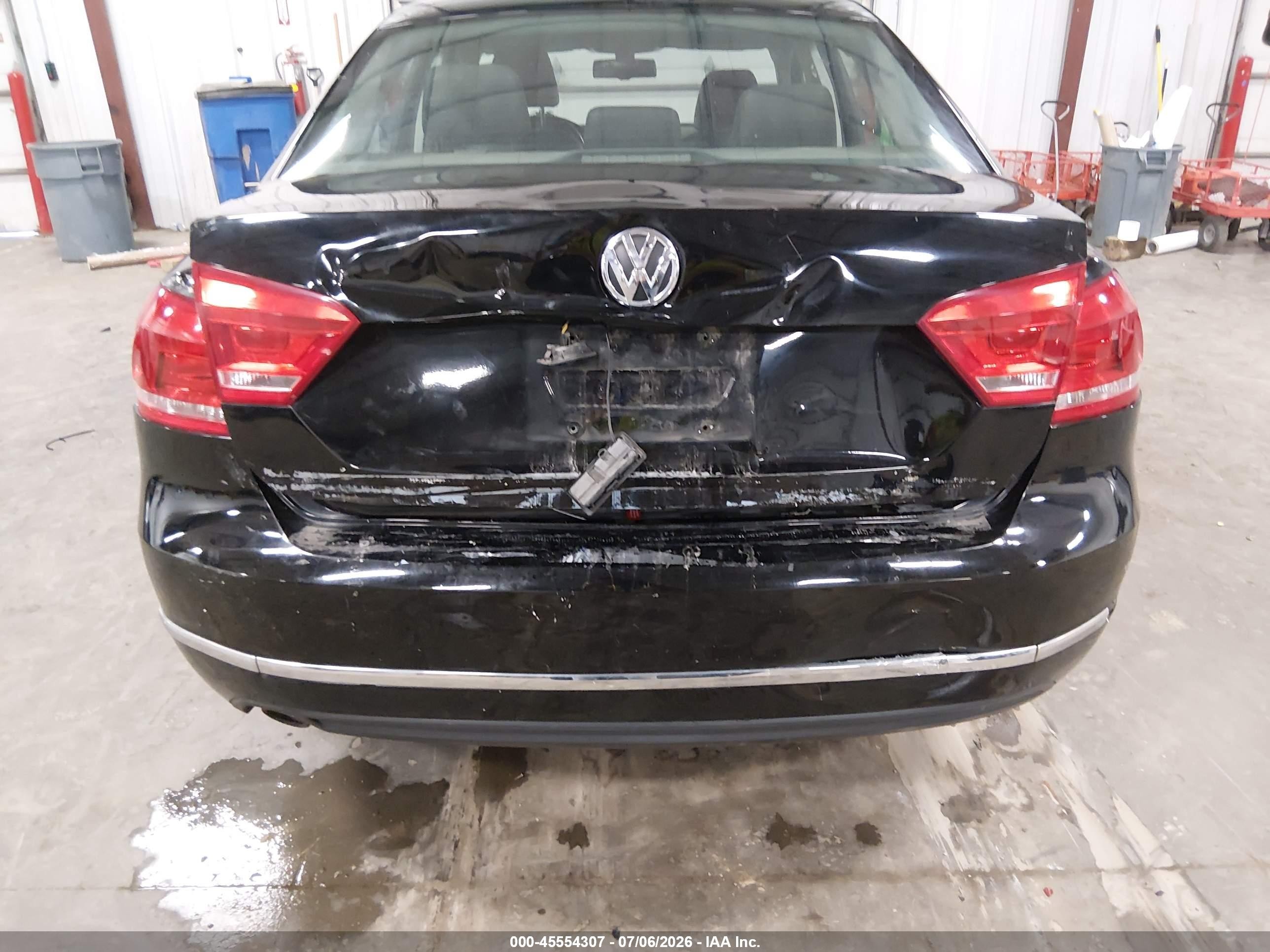2015 Volkswagen Passat 1.8t Sel Premium Черный vin: 1VWCS7A30FC123326
