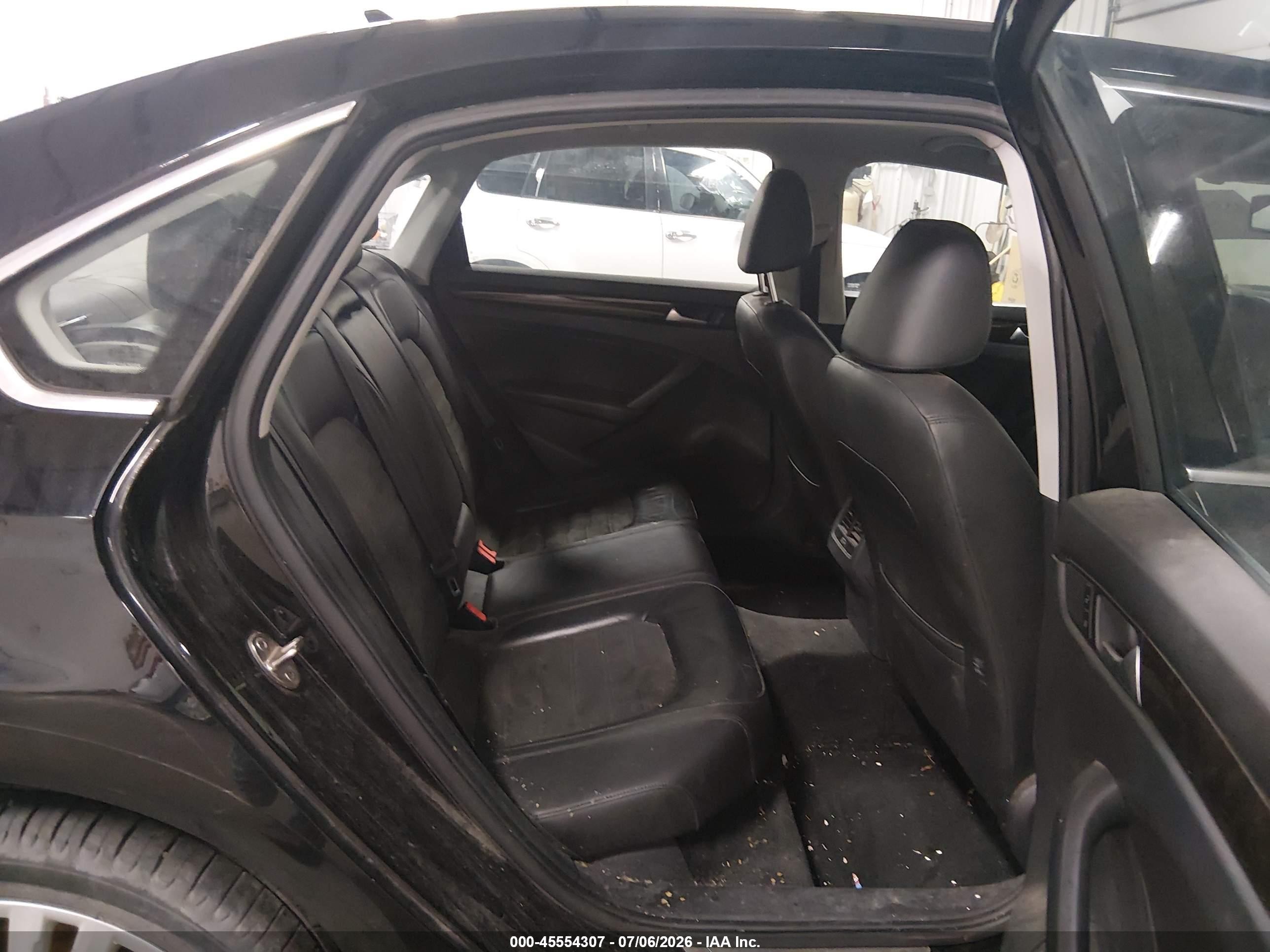 2015 Volkswagen Passat 1.8t Sel Premium Черный vin: 1VWCS7A30FC123326