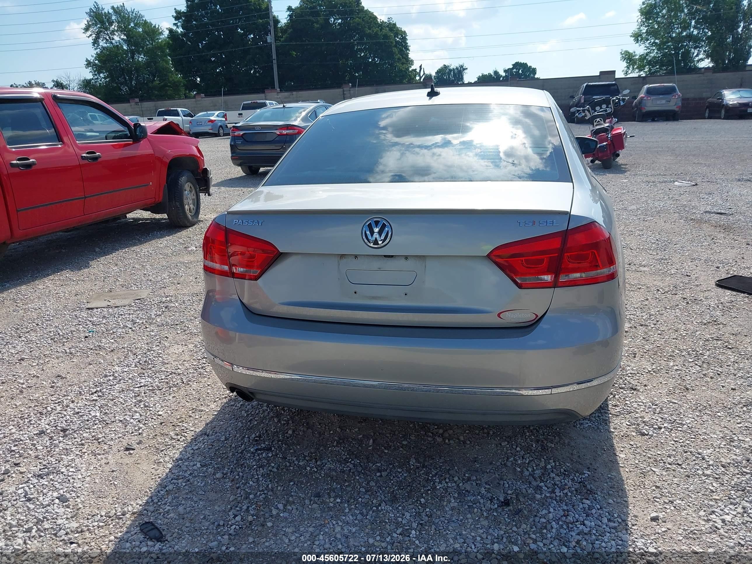 2014 Volkswagen Passat 1.8t Sel Premium Silver vin: 1VWCS7A31EC061546