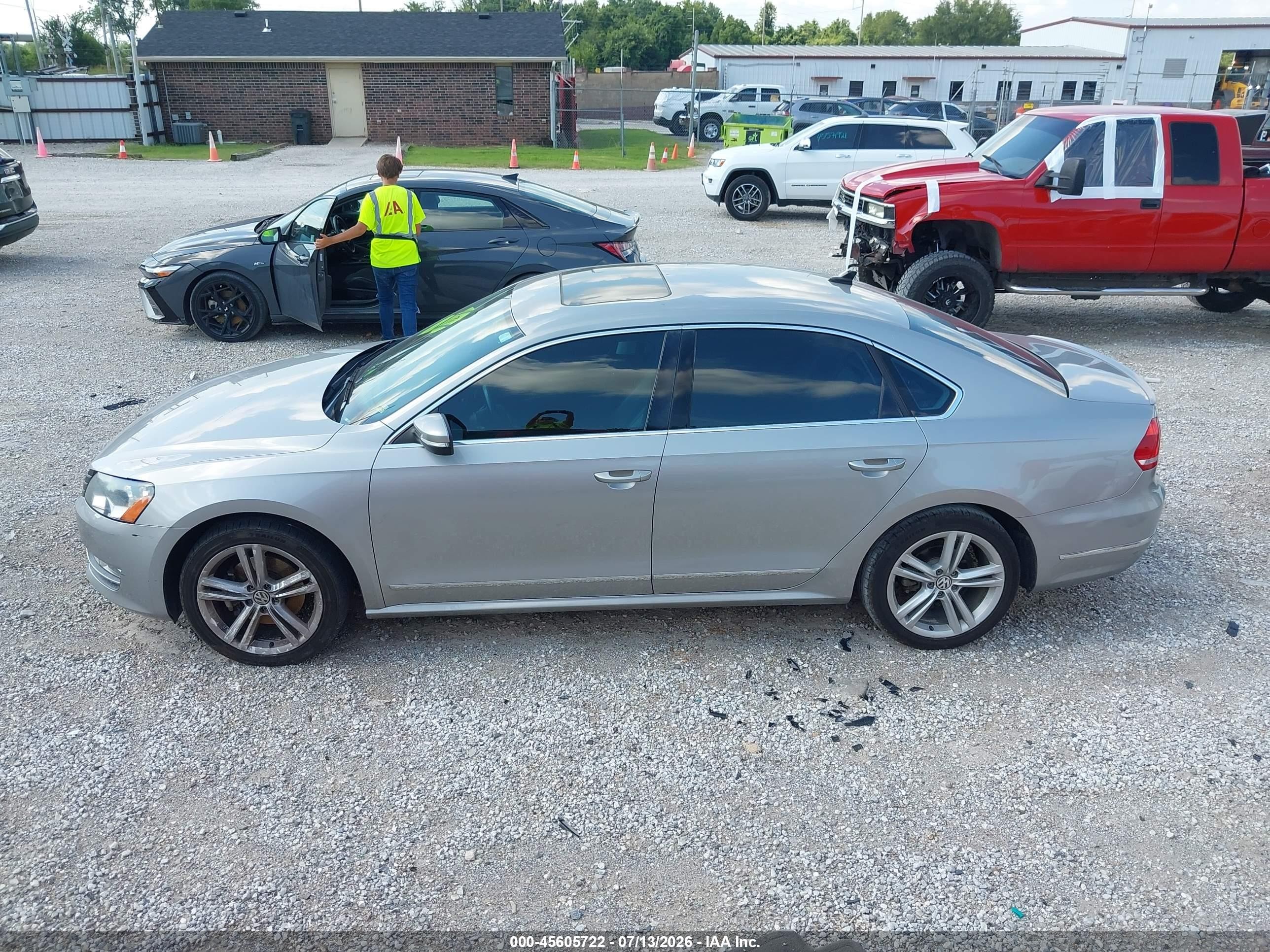 2014 Volkswagen Passat 1.8t Sel Premium Silver vin: 1VWCS7A31EC061546